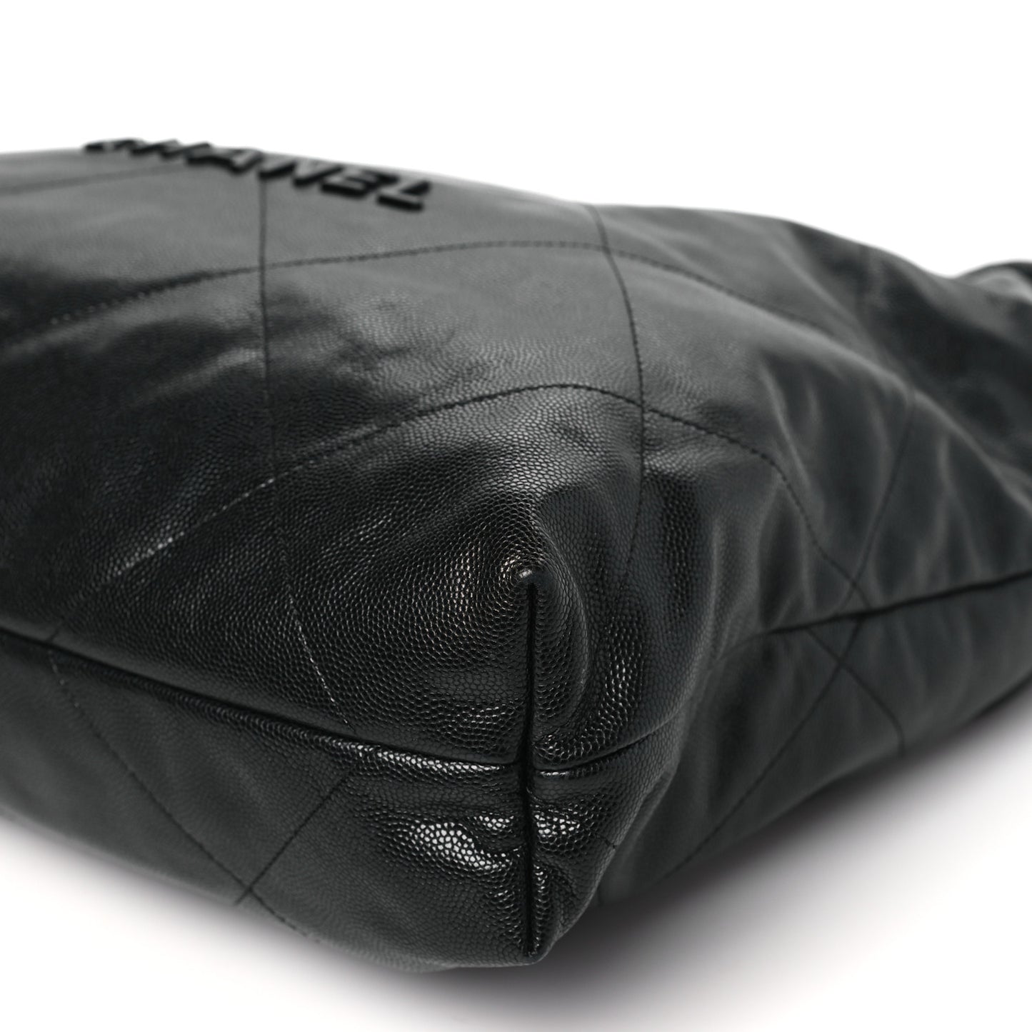 Shiny Caviar Quilted Monochrome 22 Black