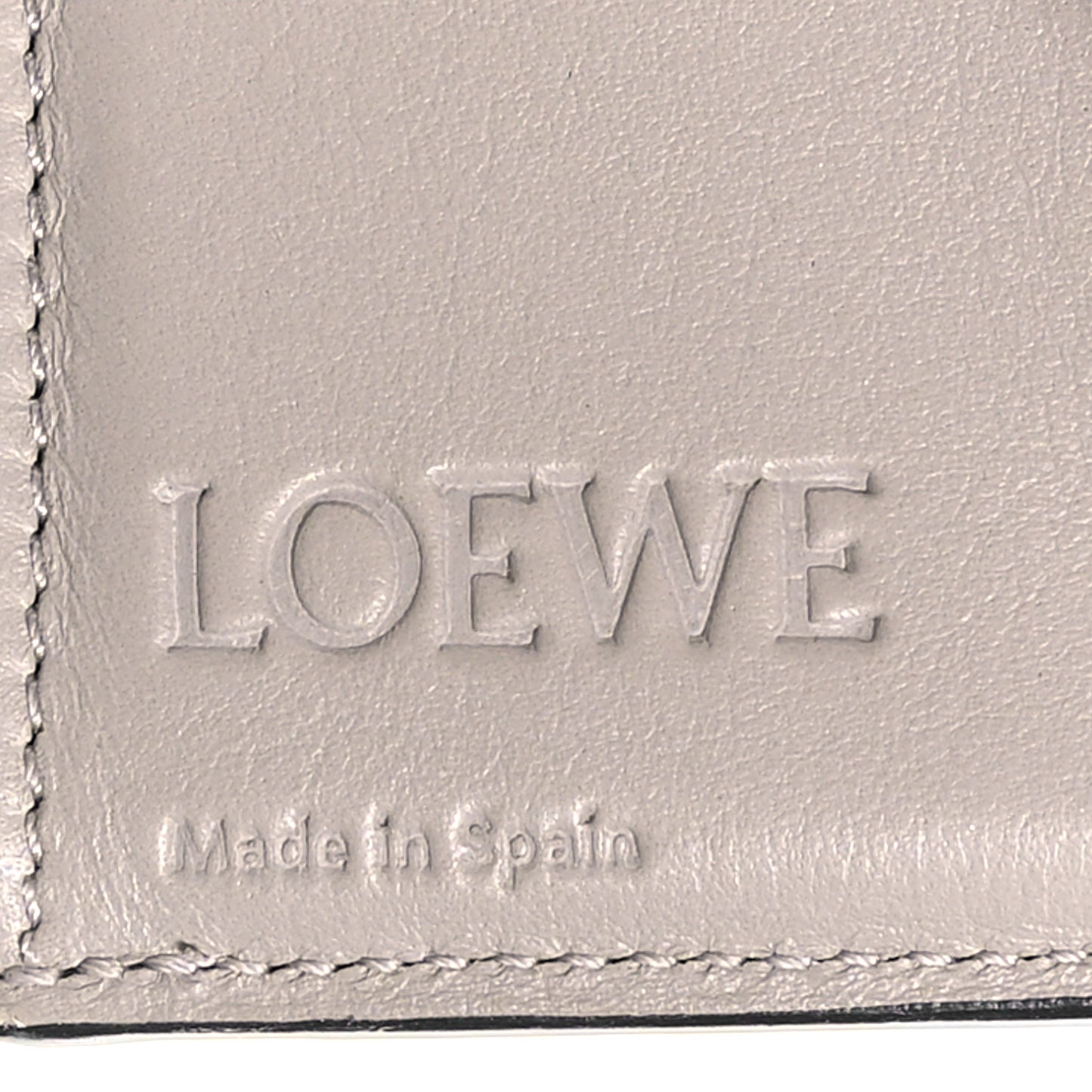 Grained Calfskin Small Vertical Wallet Pearl Grey Light Pale Green