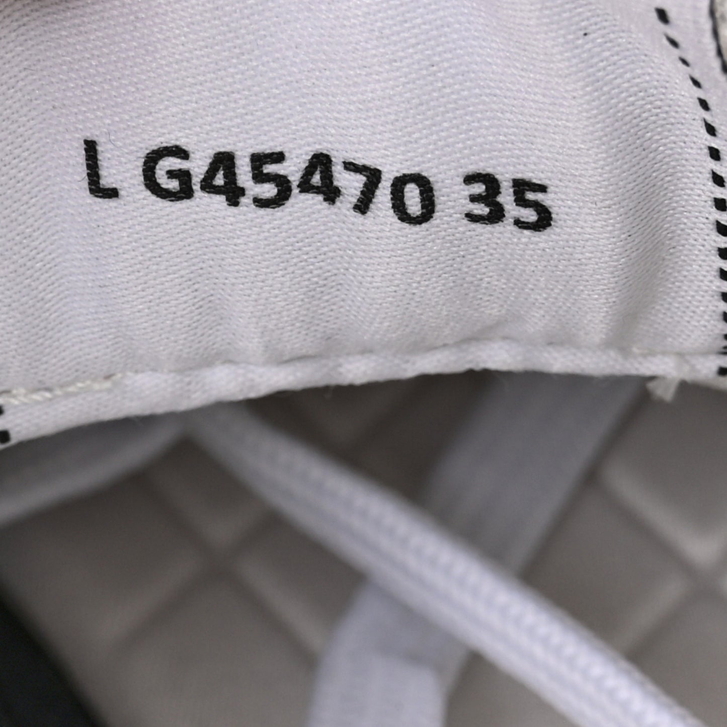 Calfskin Suede Calfskin Logo Womens Sneakers 35 White Gray