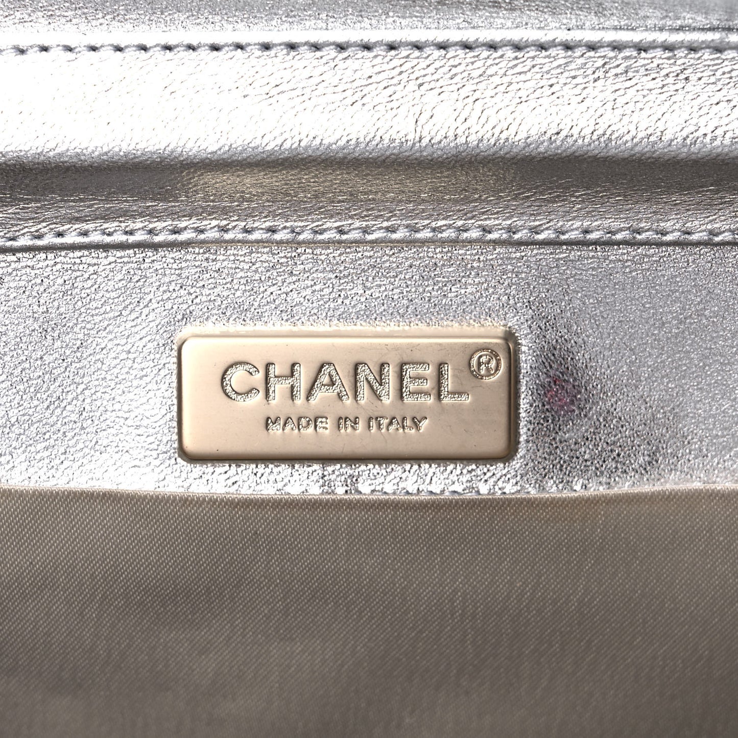 Metallic Lambskin Sac Pochette Argent