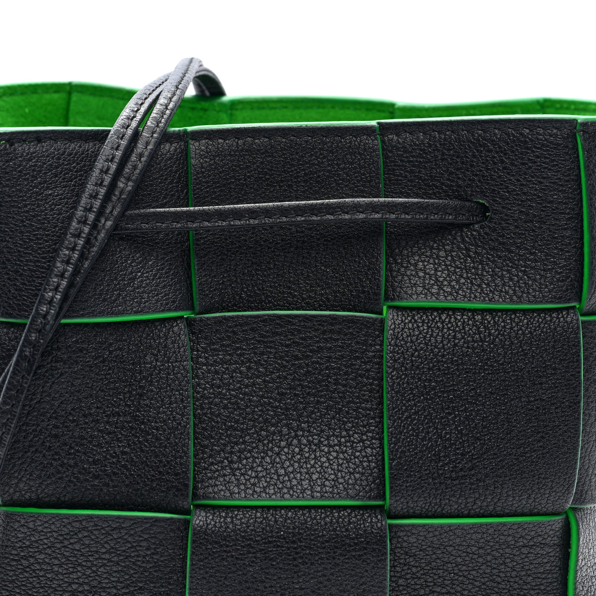 Bottega Veneta Calfskin Maxi Intrecciato Small Cassette Bucket Bag Black Parakeet 6 of 8