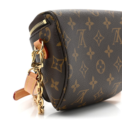 Louis Vuitton Monogram Mini Bumbag 10 of 10