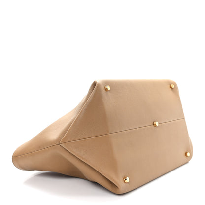 Khaite Pebbled Calfskin Medium Amelia Tote Nougat 4 of 10