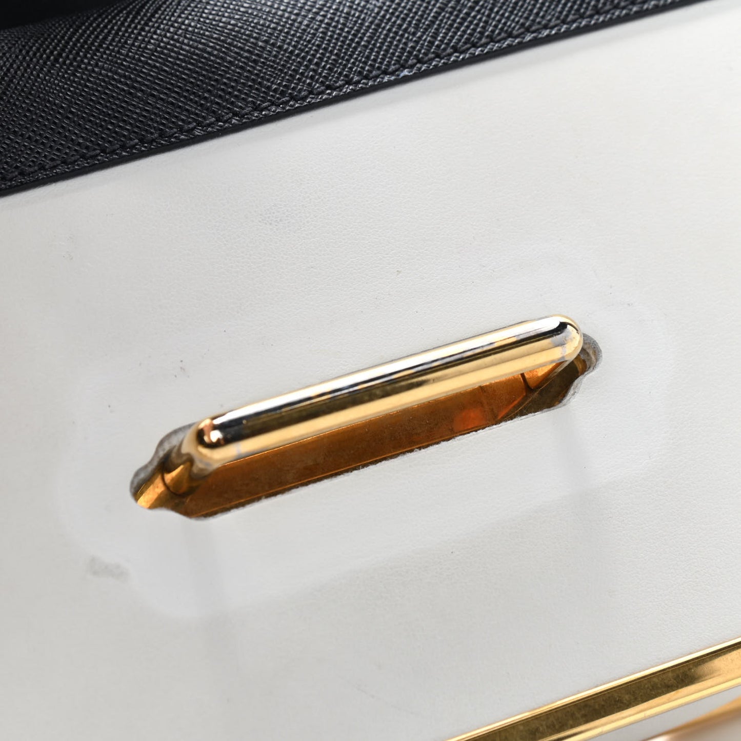 City Calf Saffiano Cahier Bag Talco Black