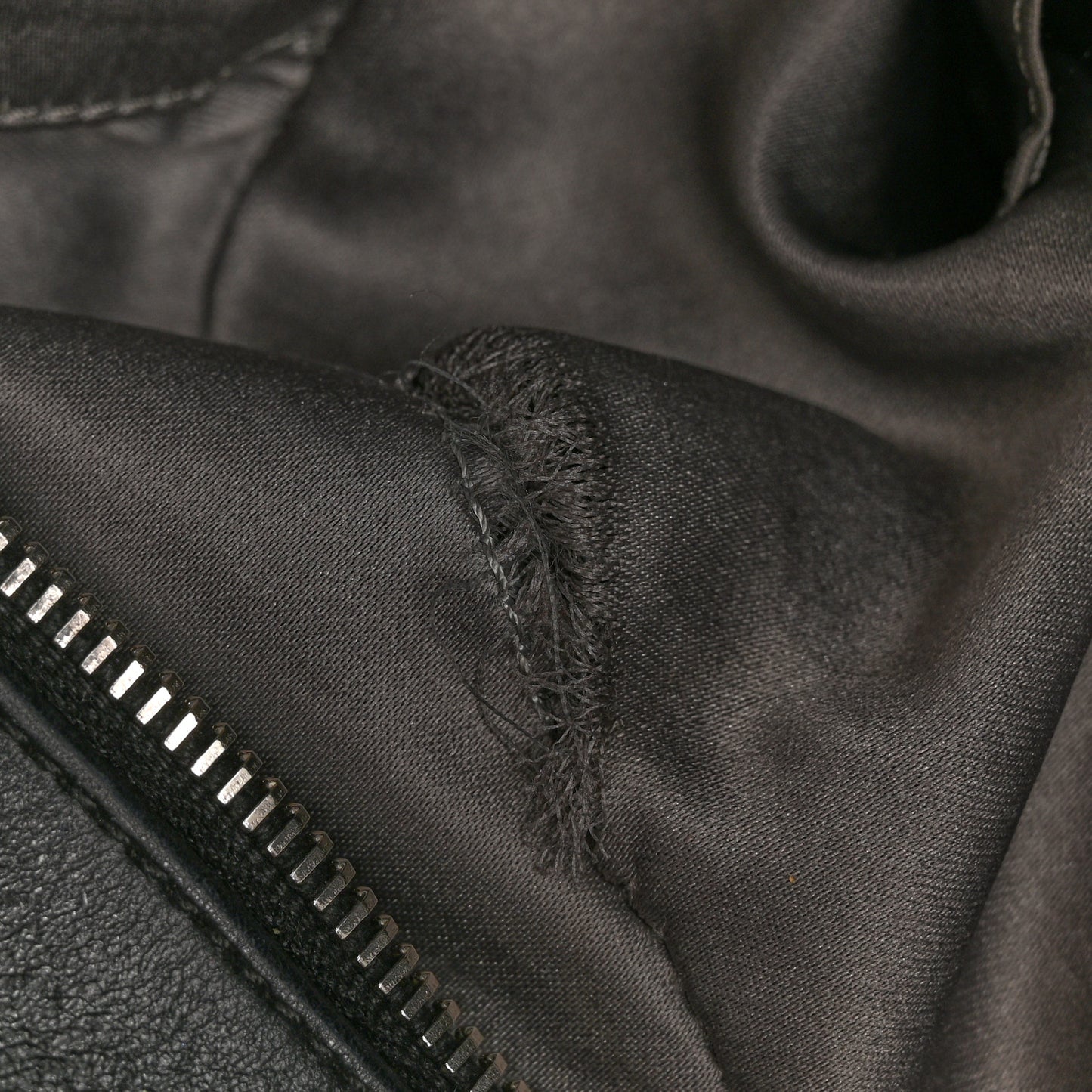 Calfskin Bubble Quilt Bowler Black