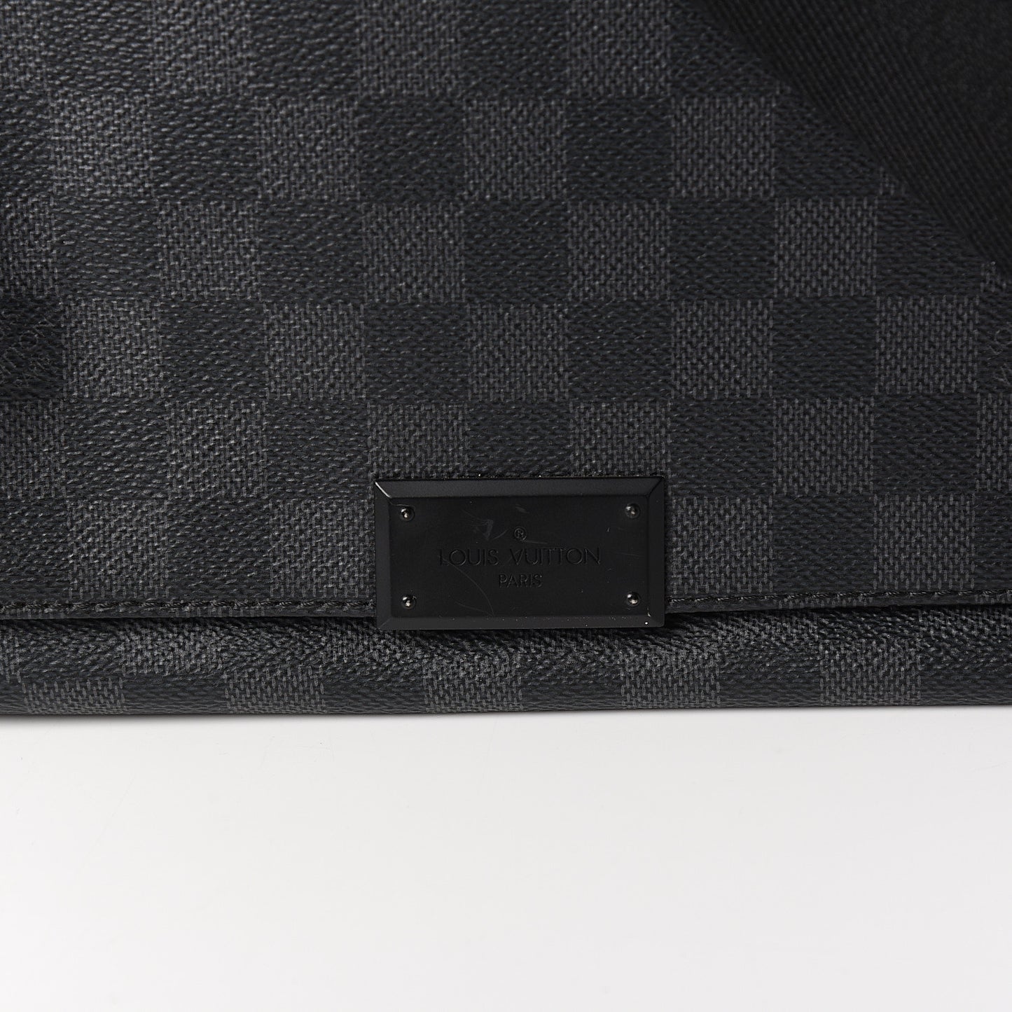 Damier Graphite District MM