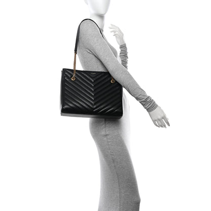 Saint Laurent Grain de Poudre Matelasse Chevron Medium Tribeca Shopping Bag Black 2 of 15
