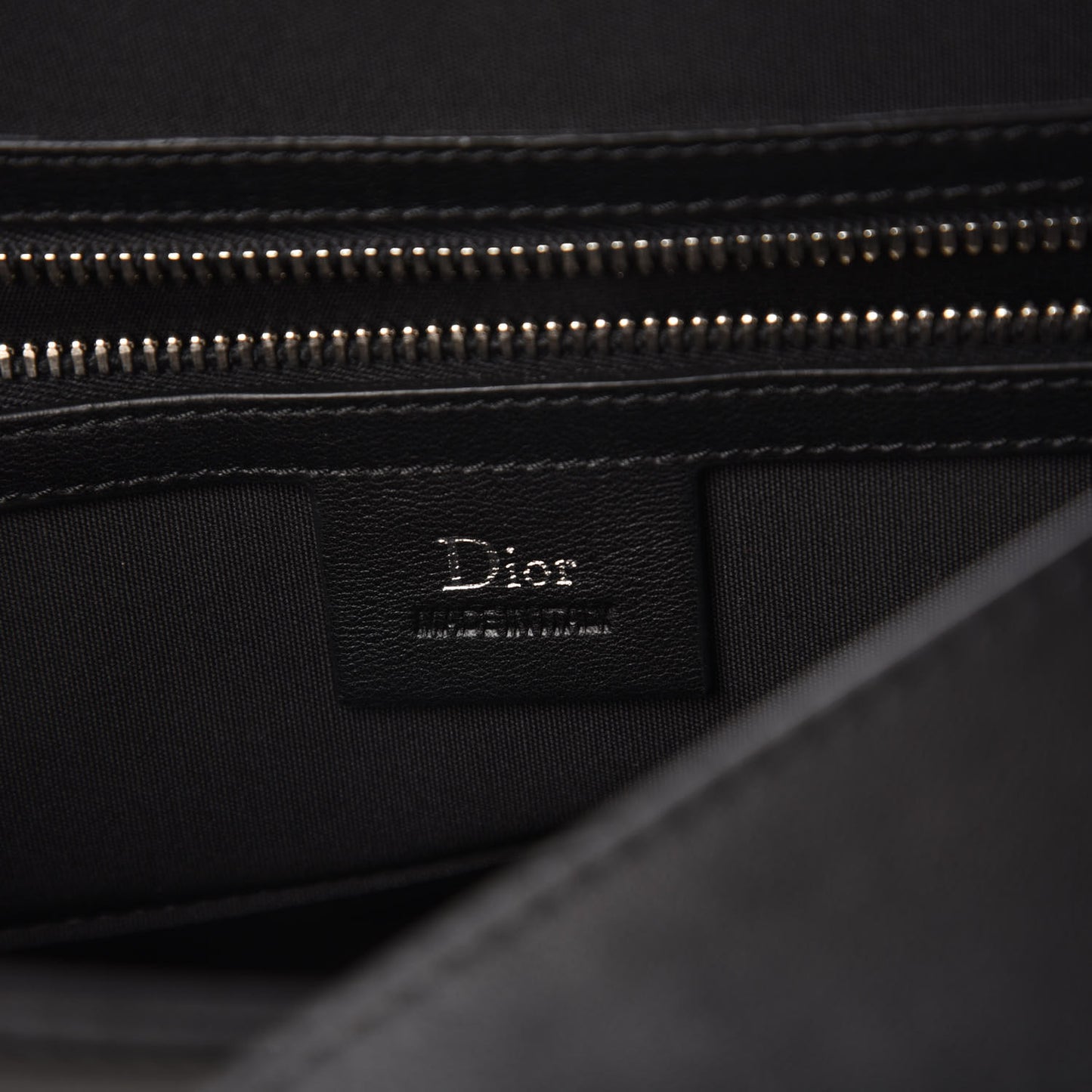 HOMME Calfskin Ribbed Messenger Black