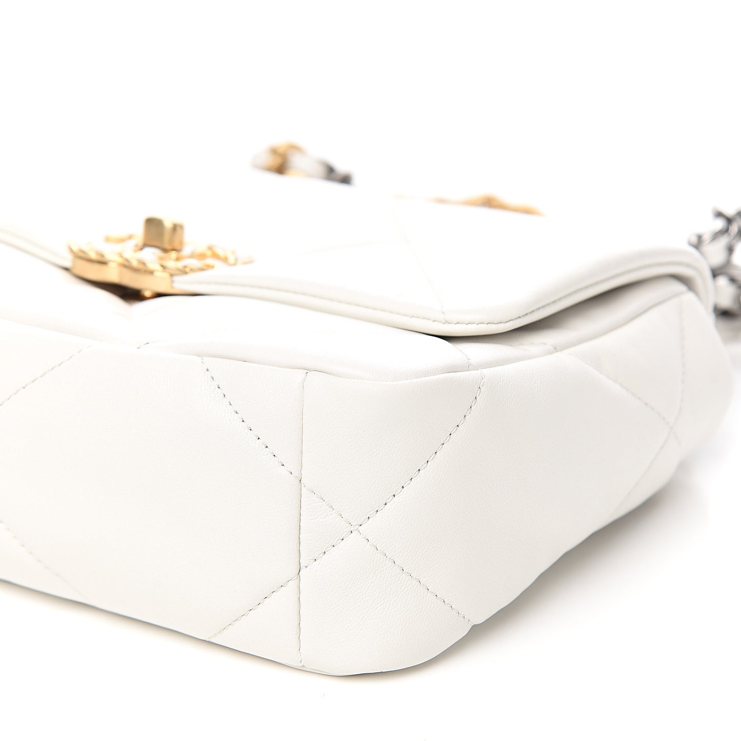 Goatskin Quilted Medium 19 Flap White