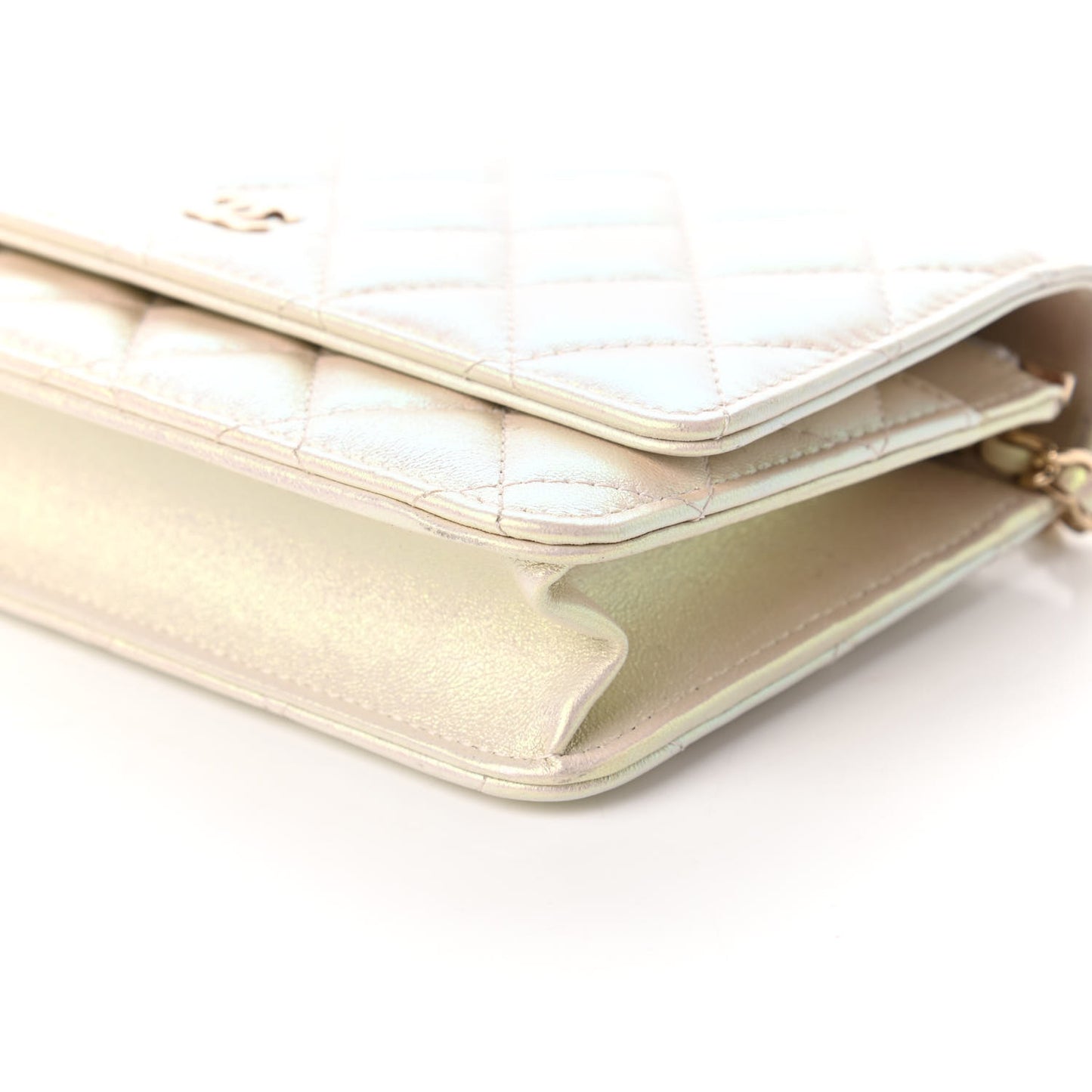 Iridescent Lambskin Quilted Wallet On Chain WOC Ivory