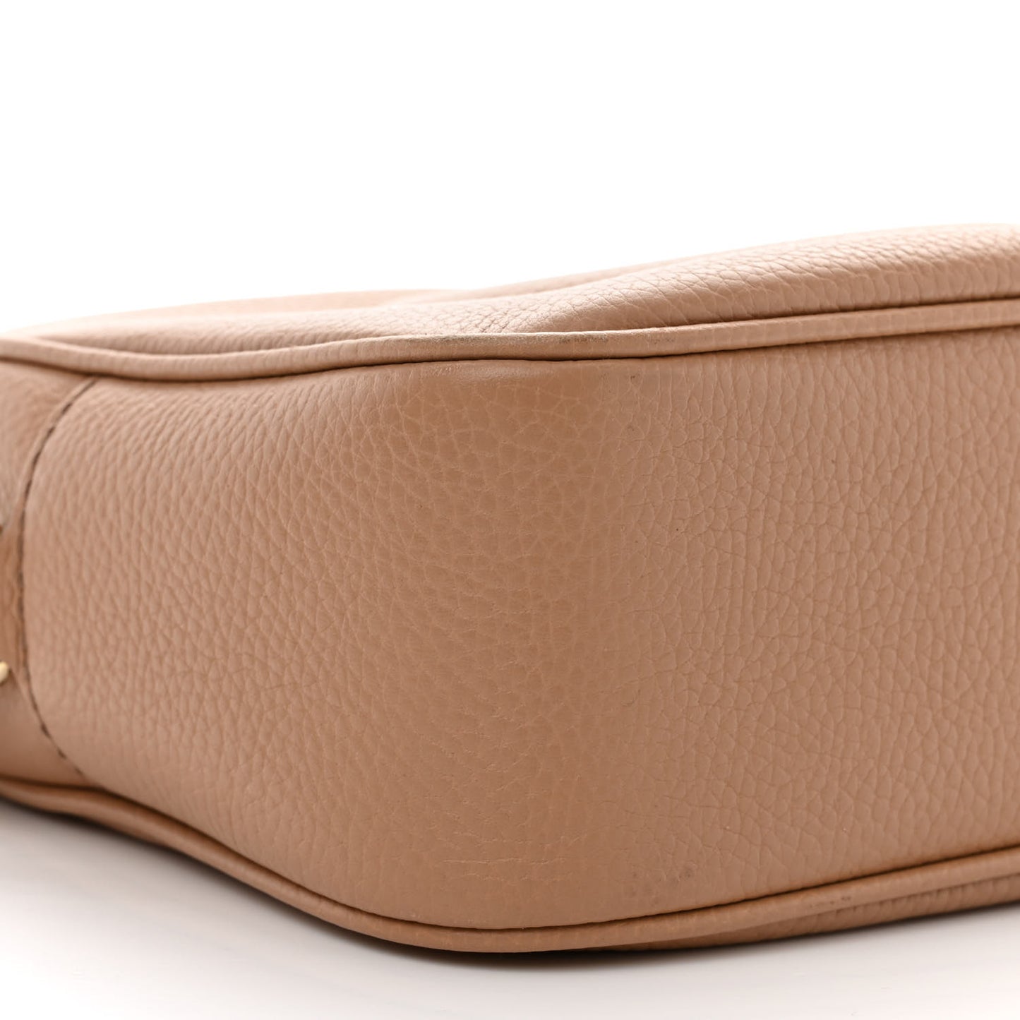 Pebbled Calfskin Small Soho Disco Bag Camelia
