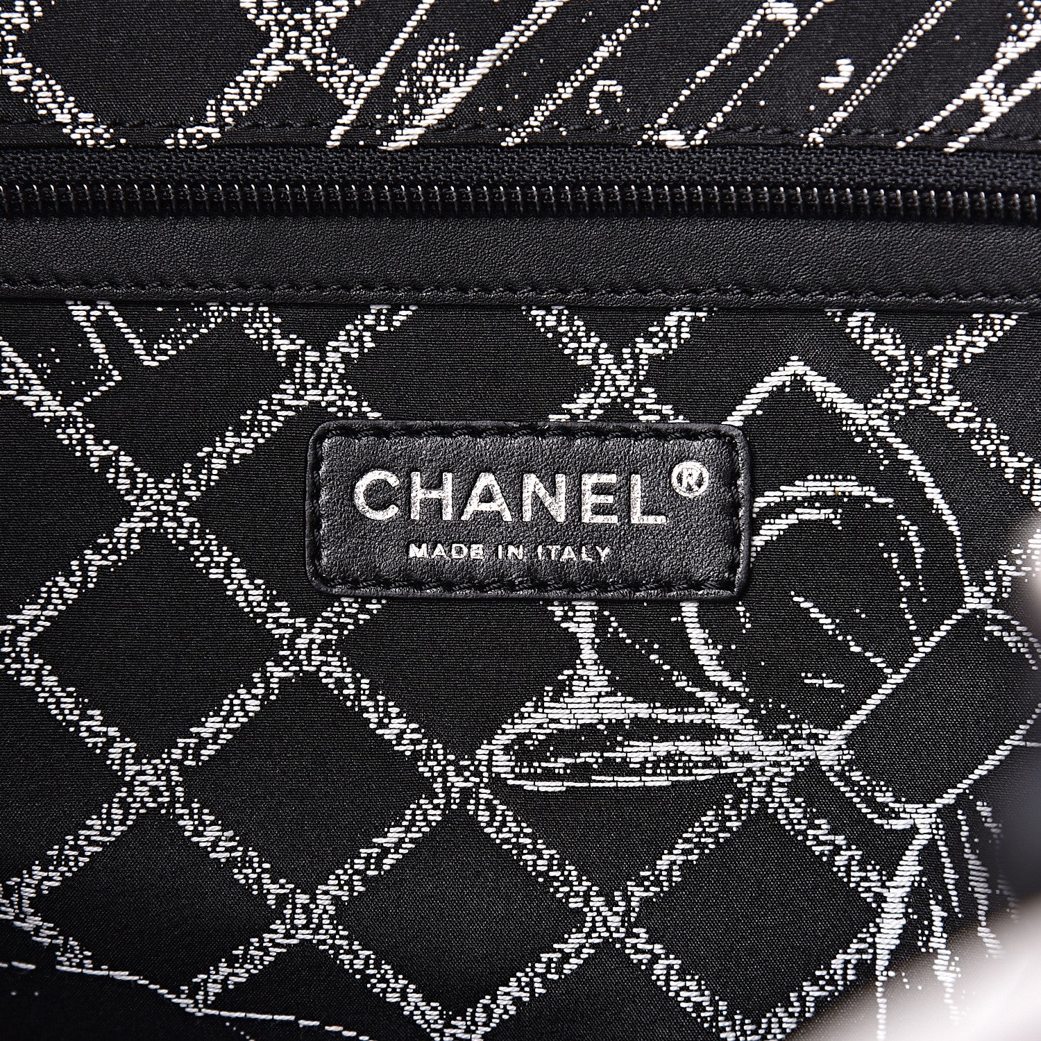 Chanel Calfskin Large Essential 31 Rue Cambon Tote White Black 6 of 14