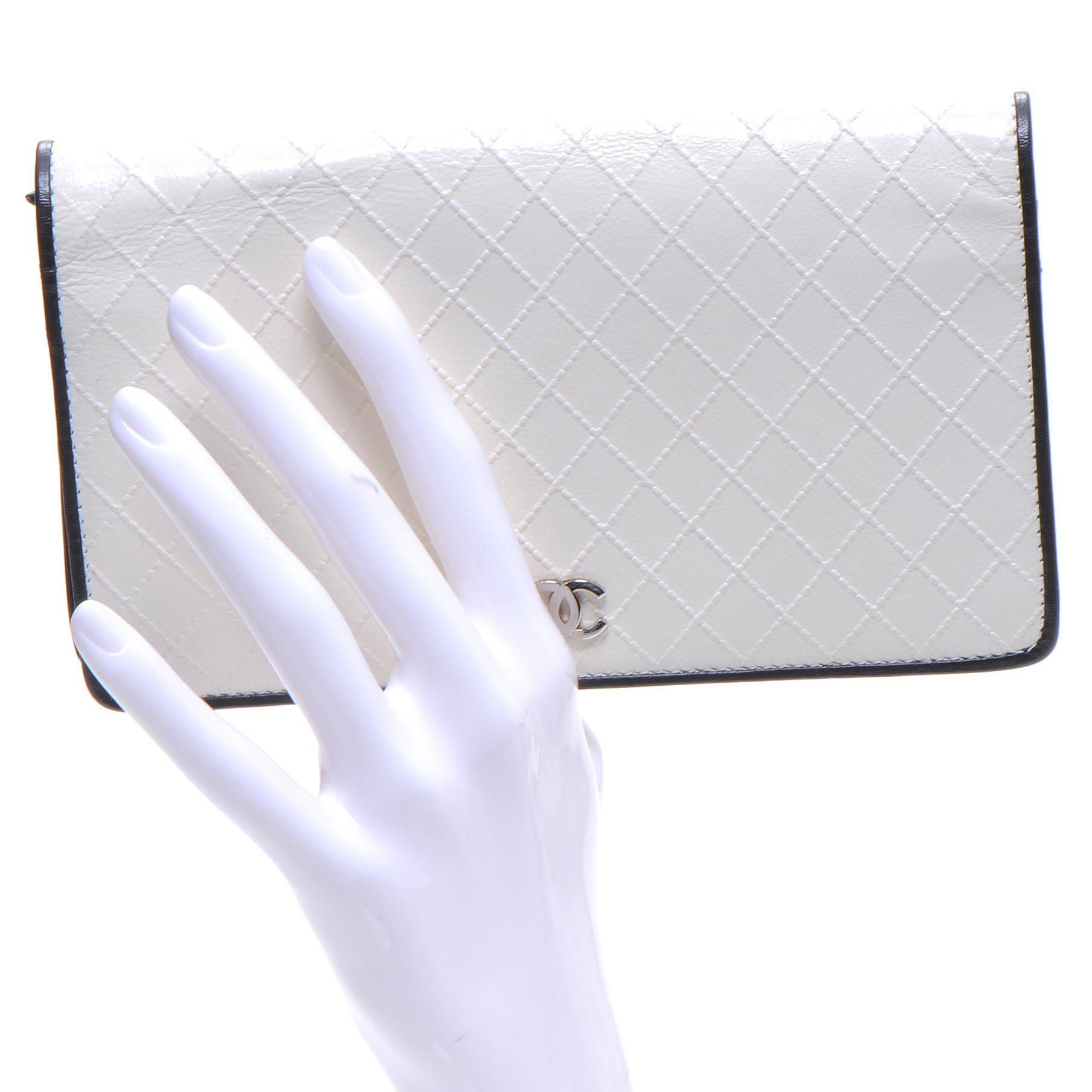Chanel Diamond Stitched Yen Wallet White 2 of 8