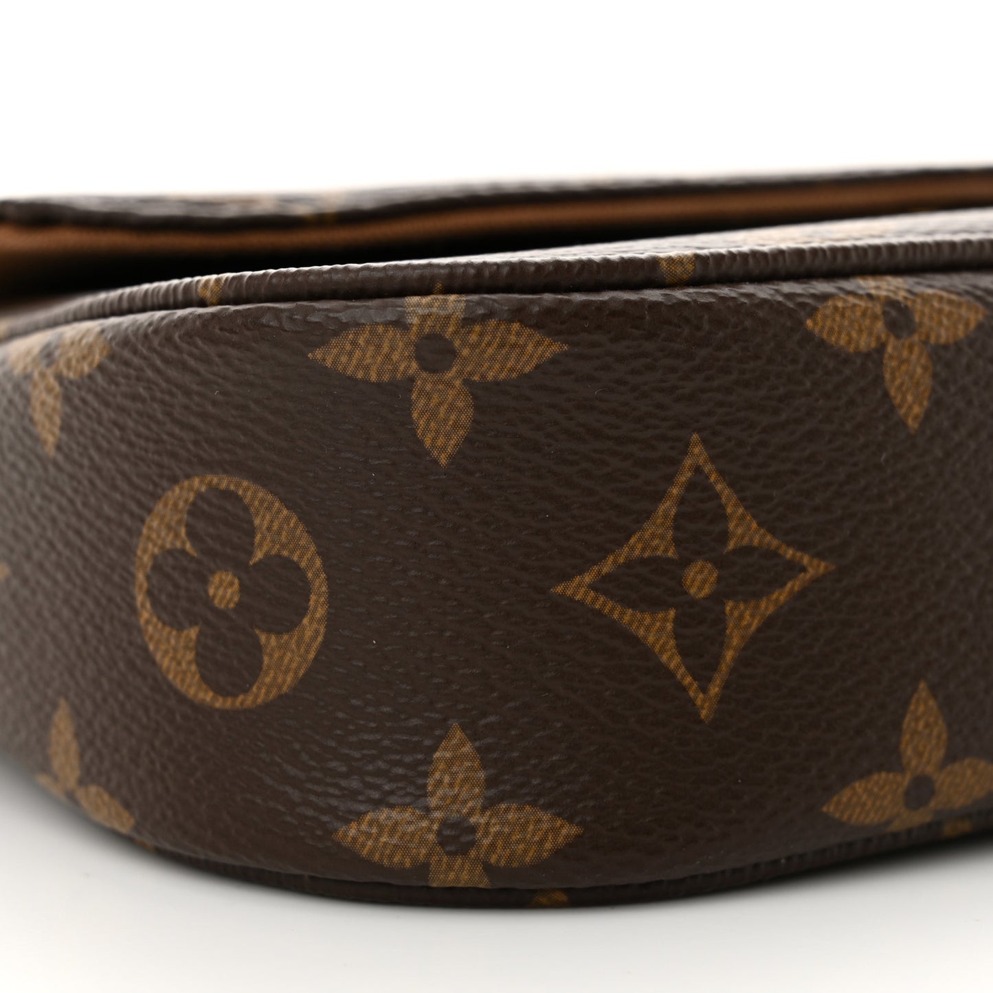 Monogram Ivy Wallet On Chain