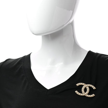 Chanel Pearl CC Brooch Light Gold 2 of 5