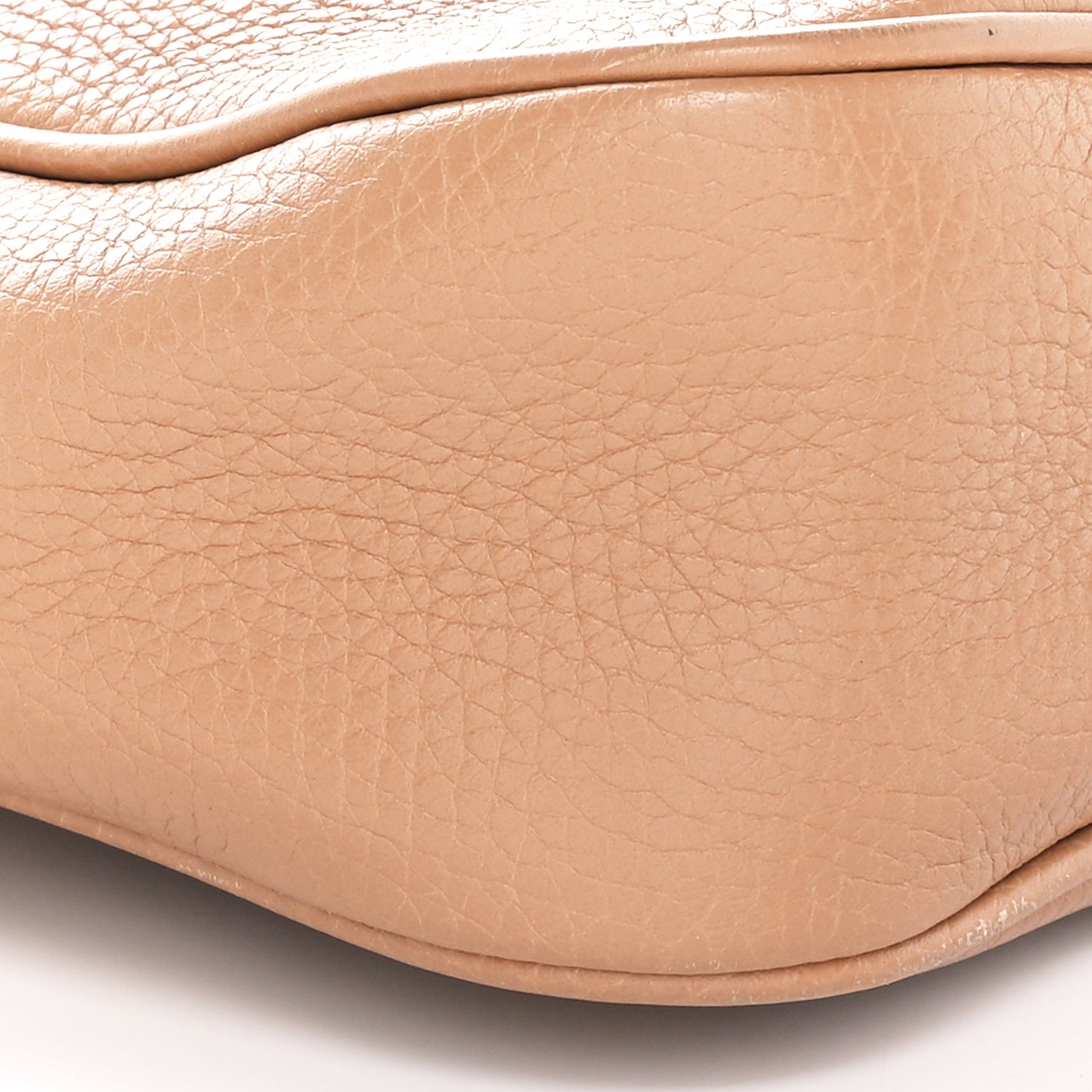 Pebbled Calfskin Small Soho Disco Bag Camelia
