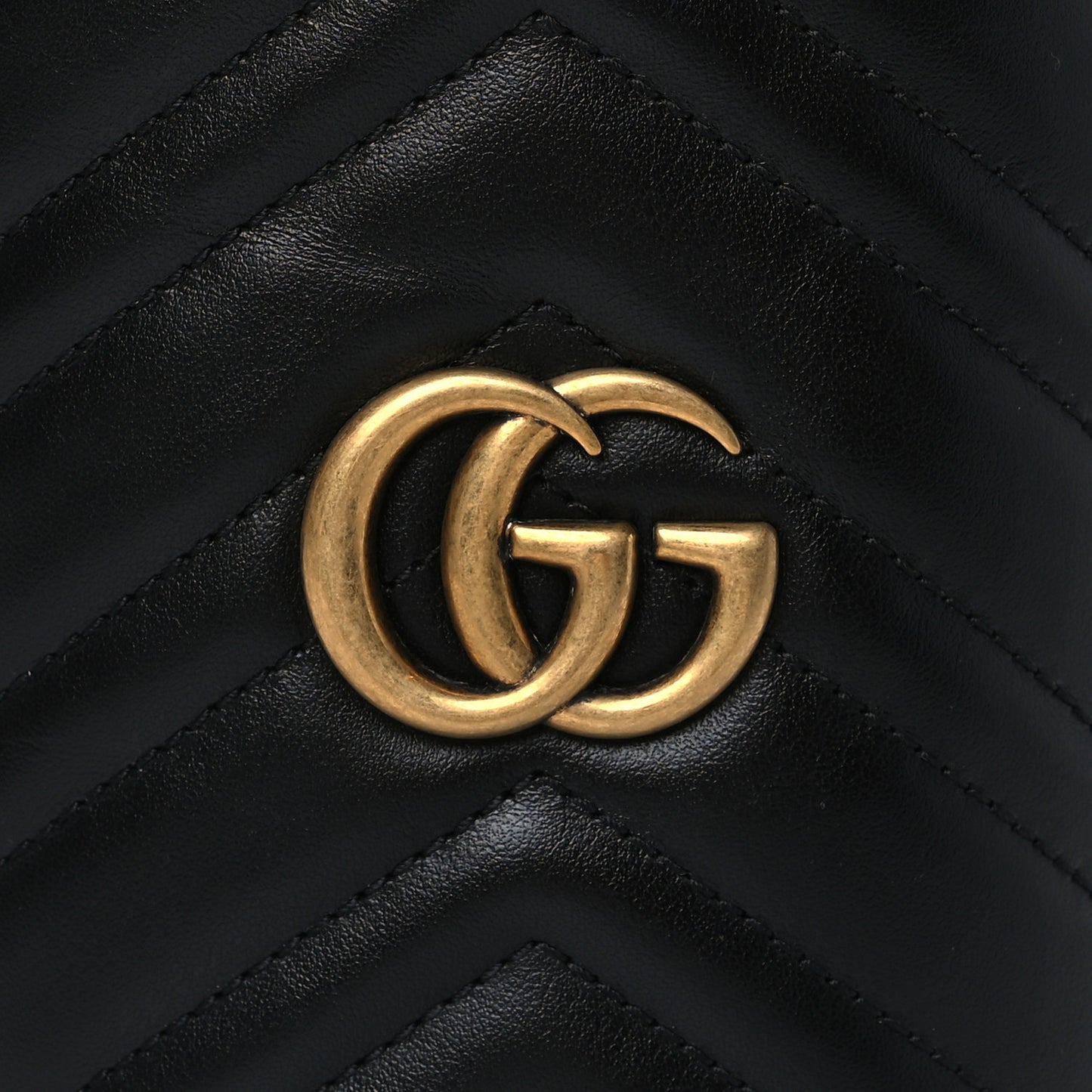 Calfskin Matelasse Mini GG Marmont 2.0 Bucket Bag Black