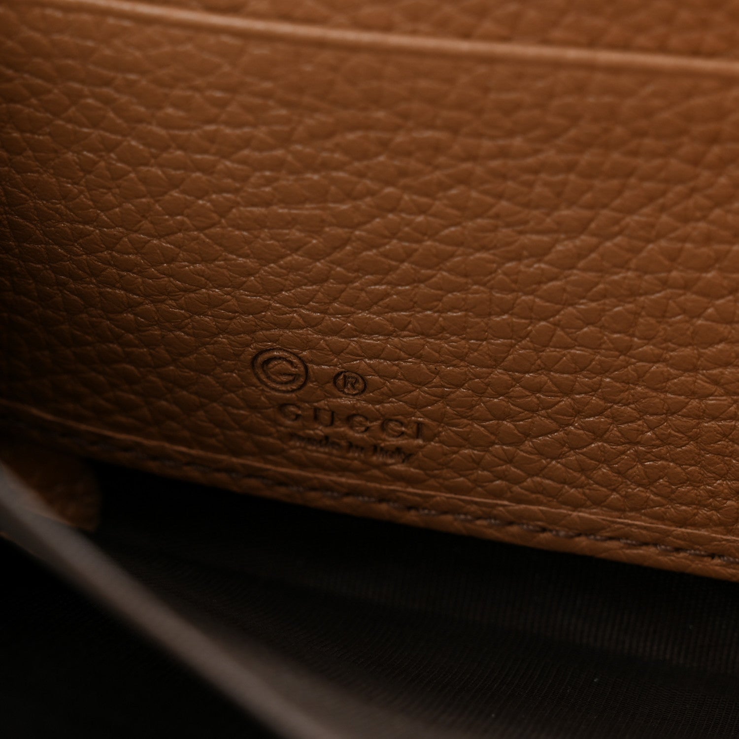 Gucci Pebbled Calfskin Soho Zip Around Wallet Camelia 6 of 11