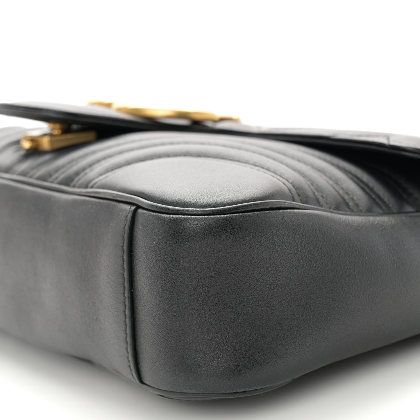 Calfskin Matelasse Medium GG Marmont Shoulder Bag Black