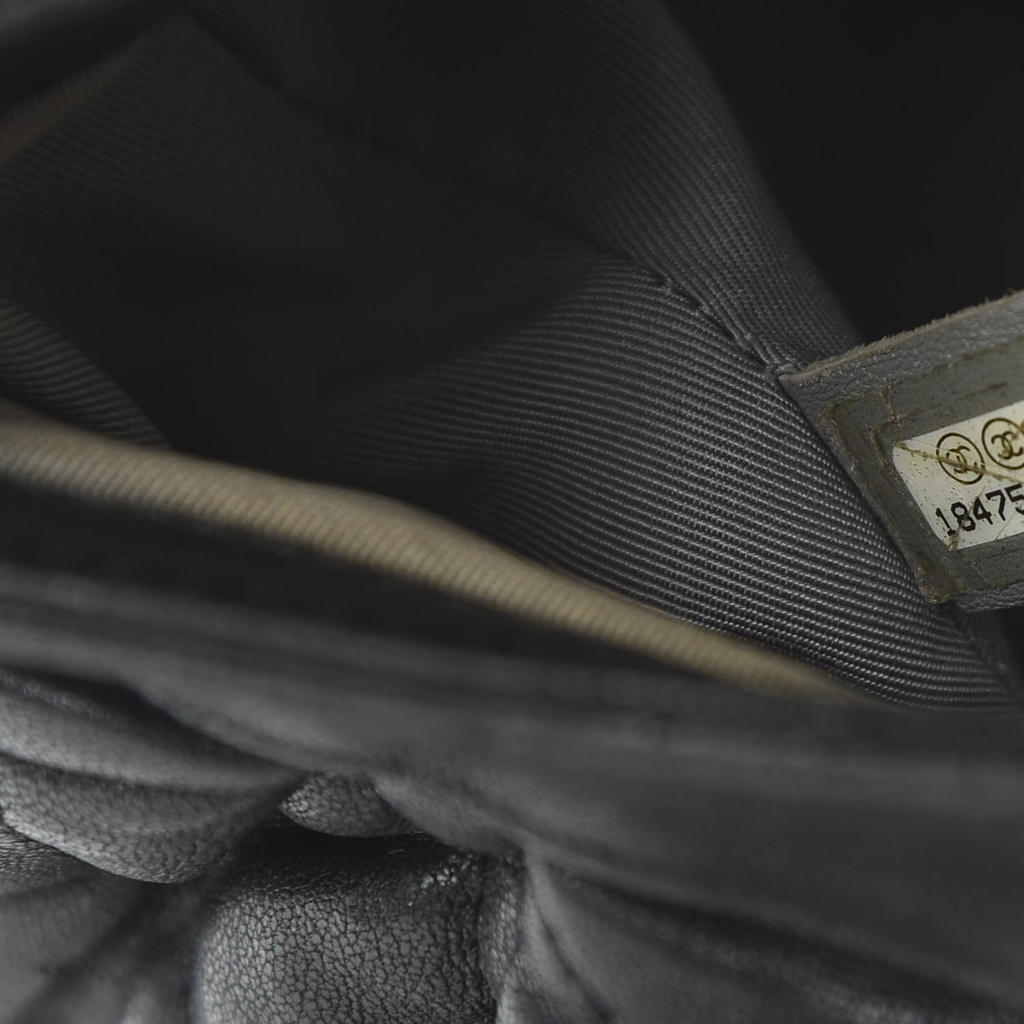 Washed Lambskin Quilted Medium Chain Around Messenger Black
