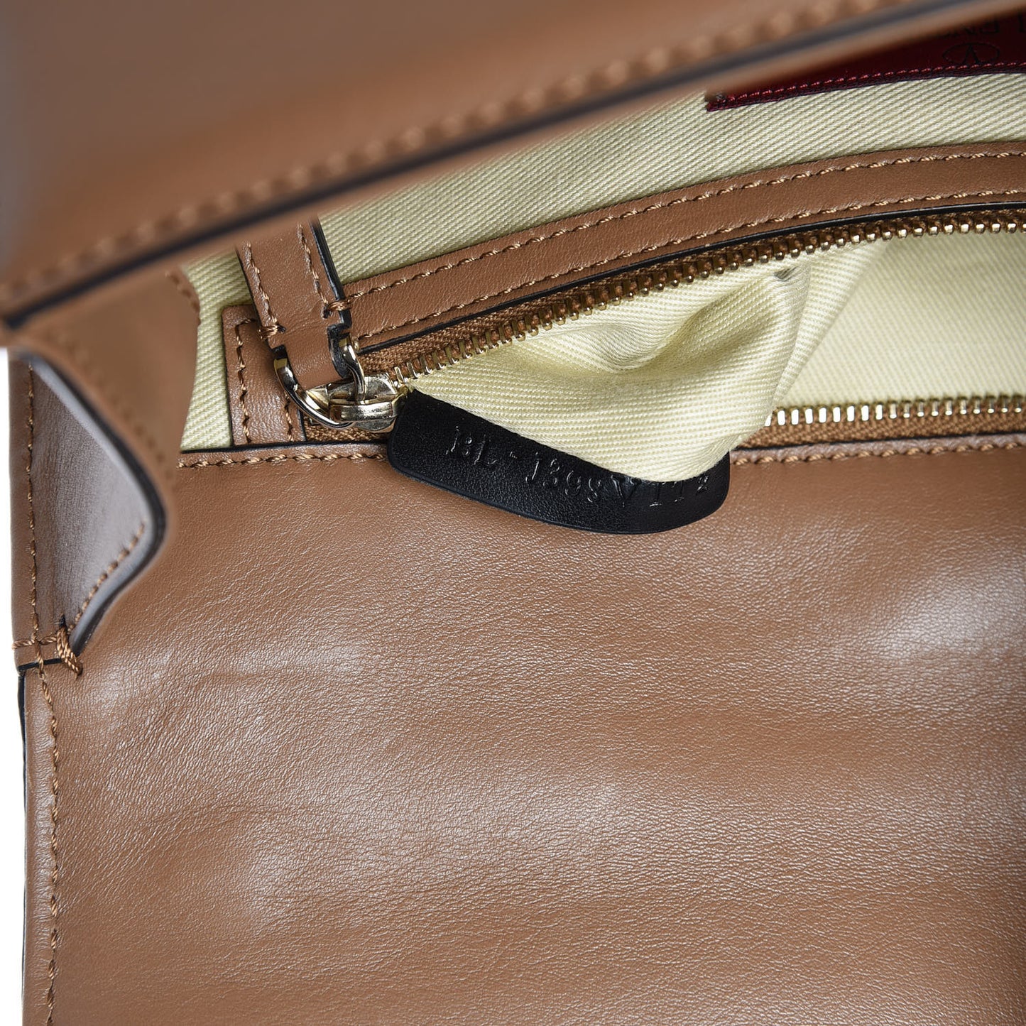 Vitello Medium Glam Lock Rockstud Flap Nocciola