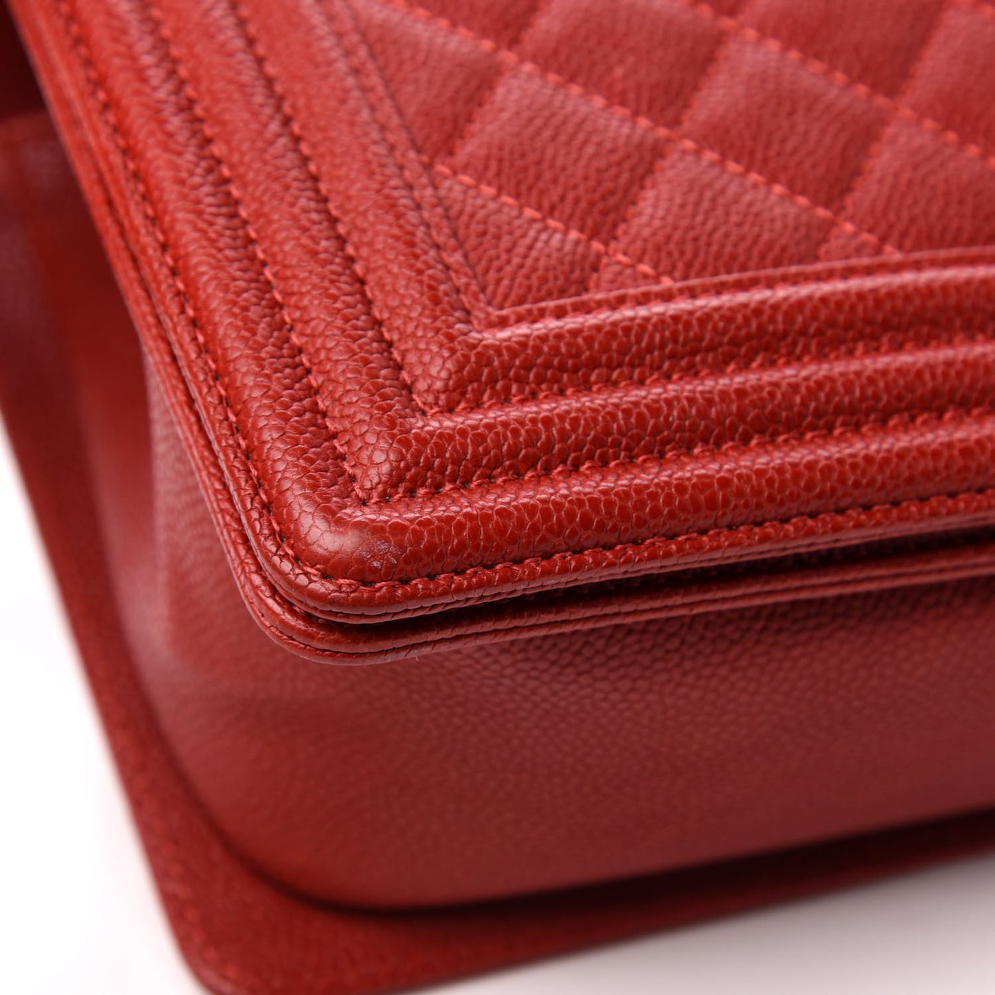 Caviar Quilted Medium Boy Flap Red