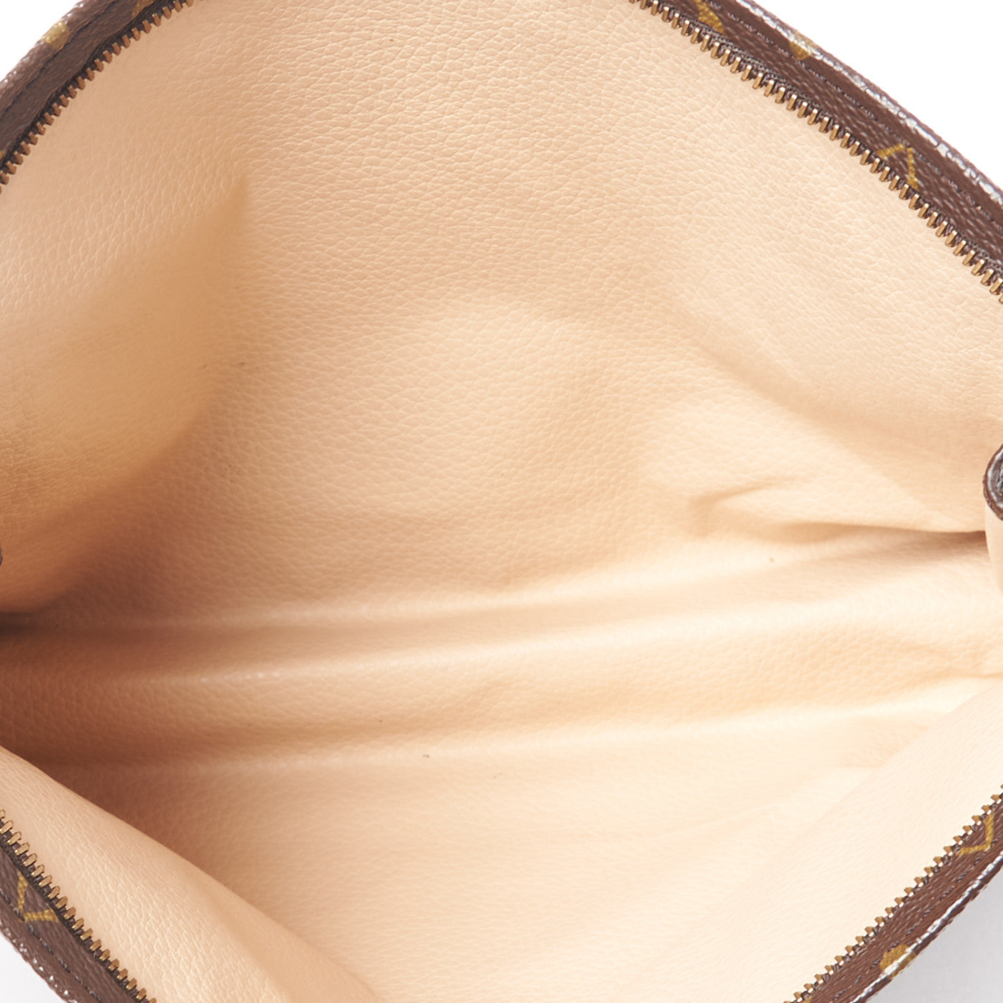 Louis Vuitton Monogram Toiletry Pouch 26 4 of 7