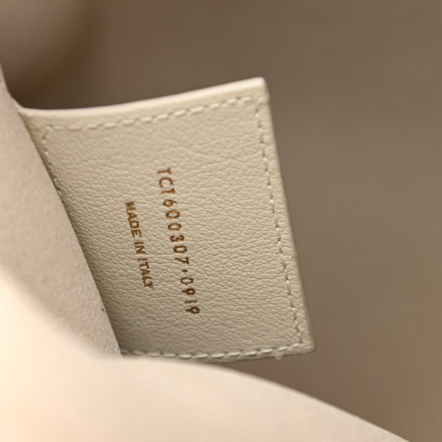 Saint Laurent Calfskin Toy Shopping Tote Porcellana 7 of 11