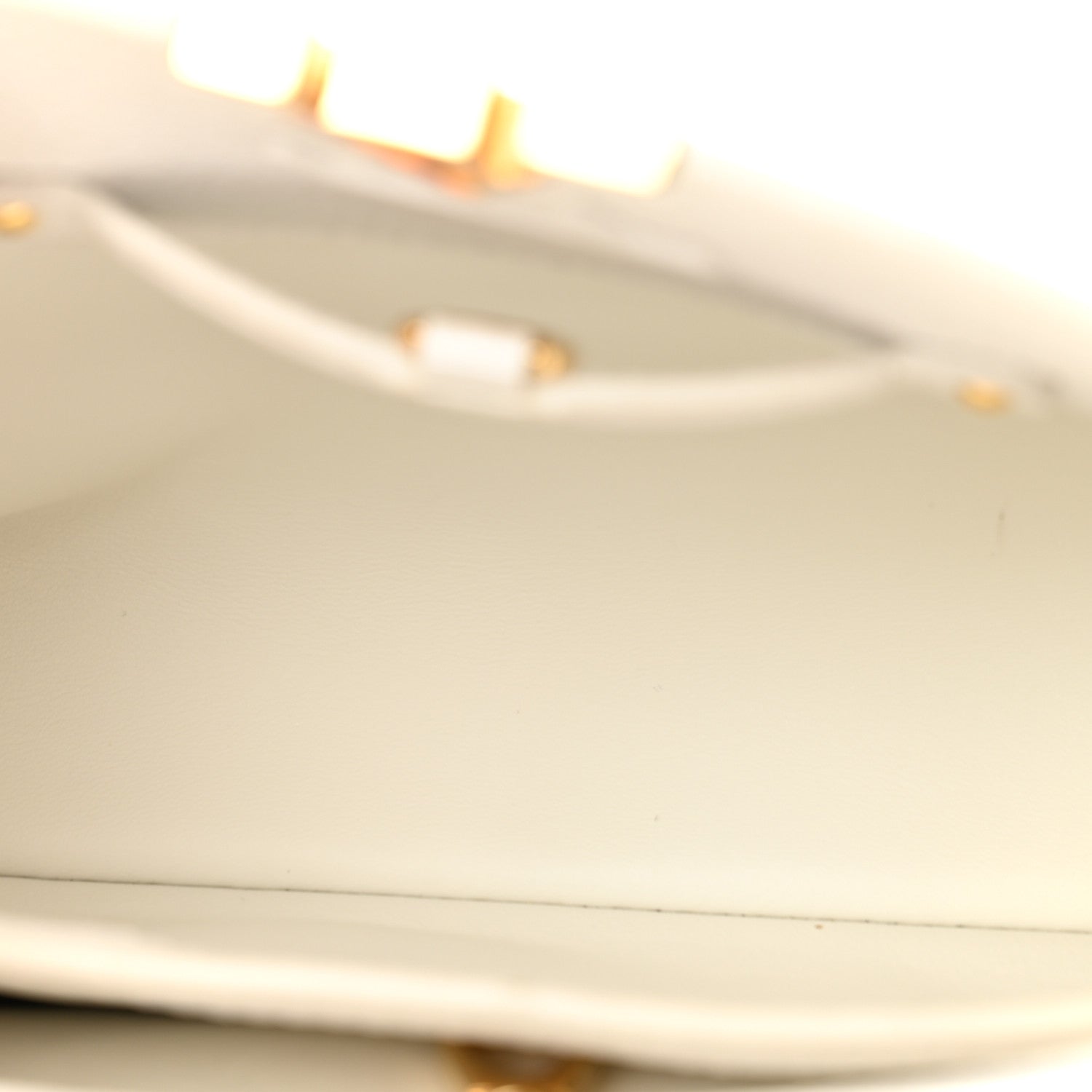 Louis Vuitton Taurillon Capucines BB Blanc Casse 5 of 14
