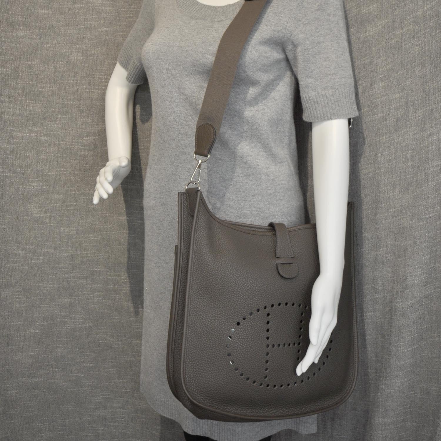 Hermes Taurillon Clemence Evelyne III GM Messenger Bag 2 of 8