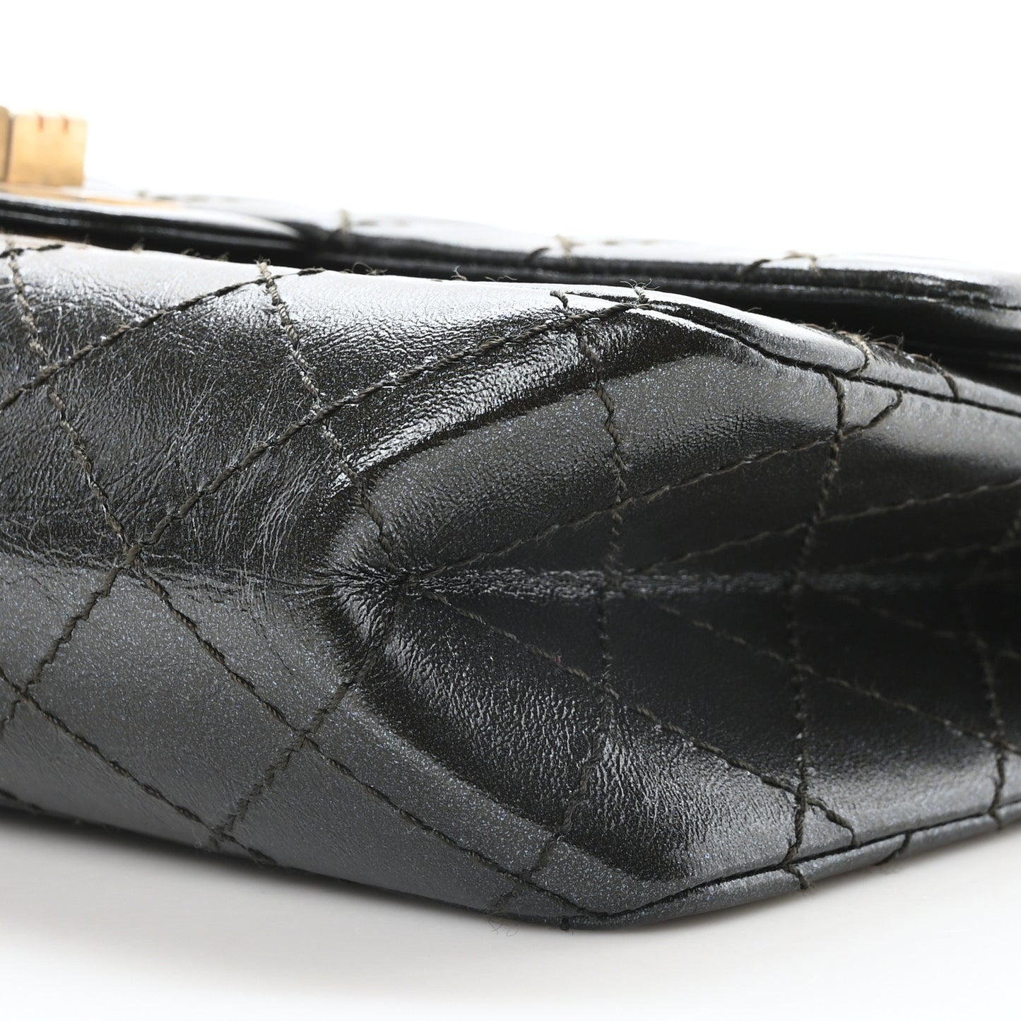 Iridescent Calfskin Quilted 2.55 Reissue 225 Flap Ruthenium