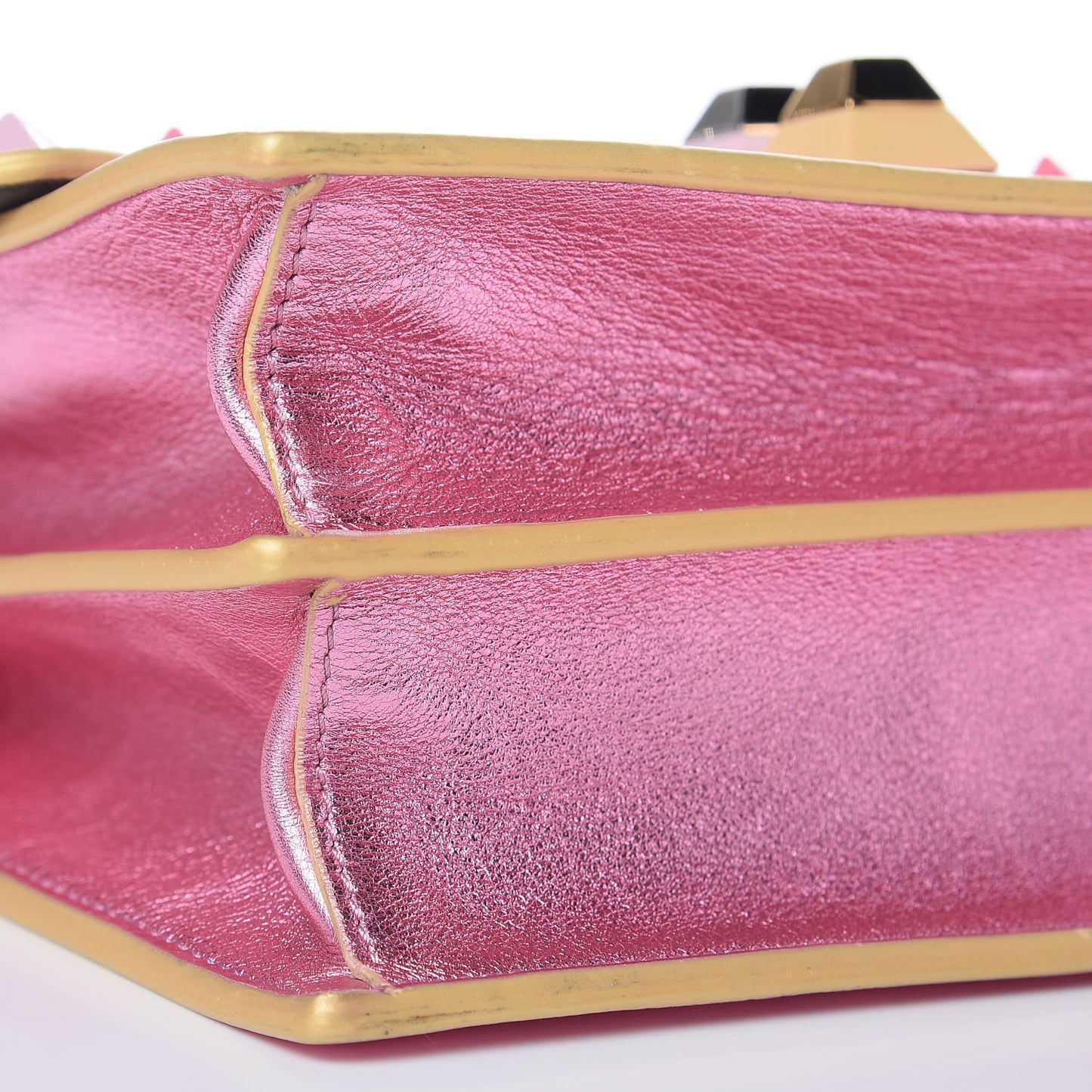 Vitello Catalan Mirror Scalloped Multi Studded Small Kan I Shoulder Bag Fuxia Chiaro
