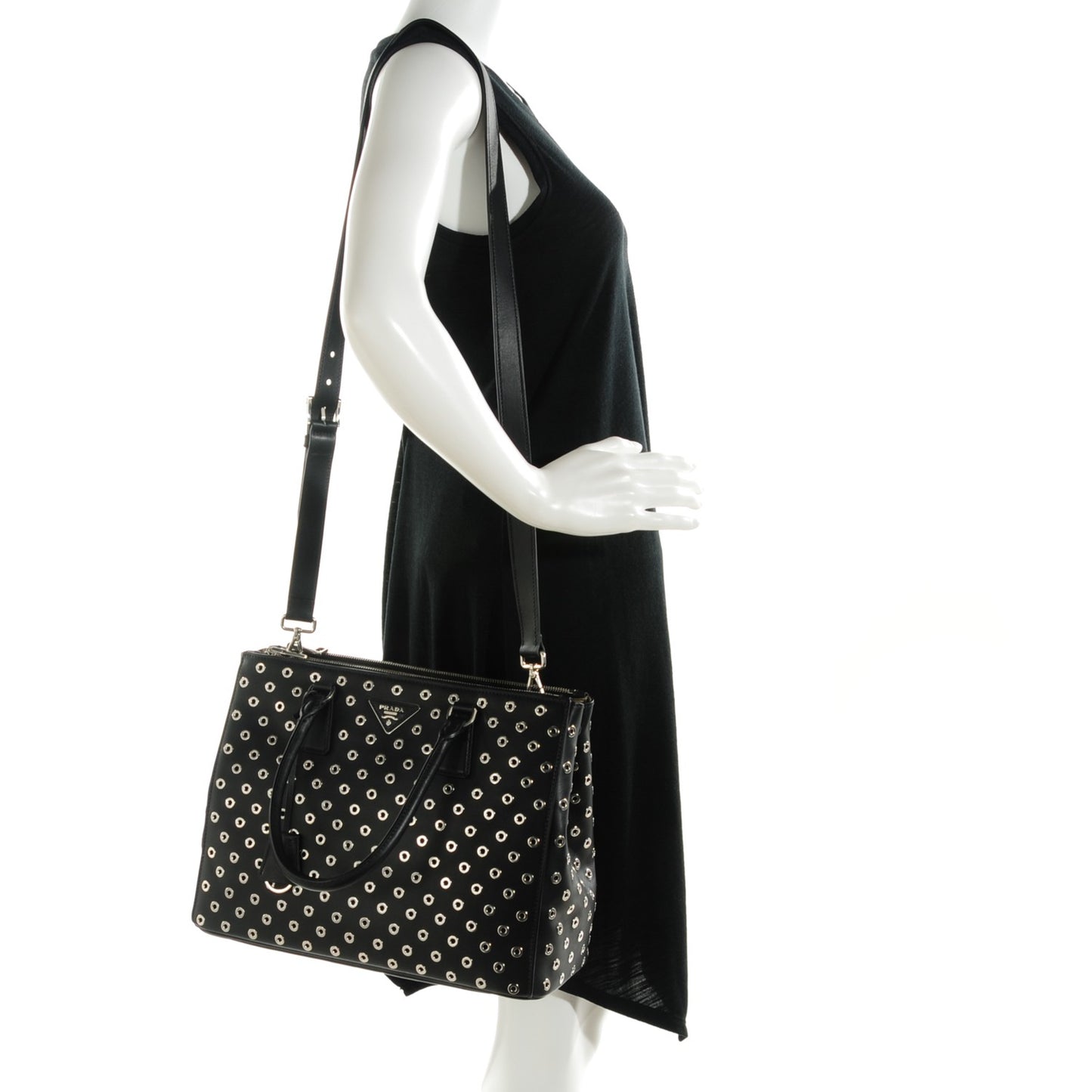 City Calf Grommet Medium Double Zip Tote Nero Black