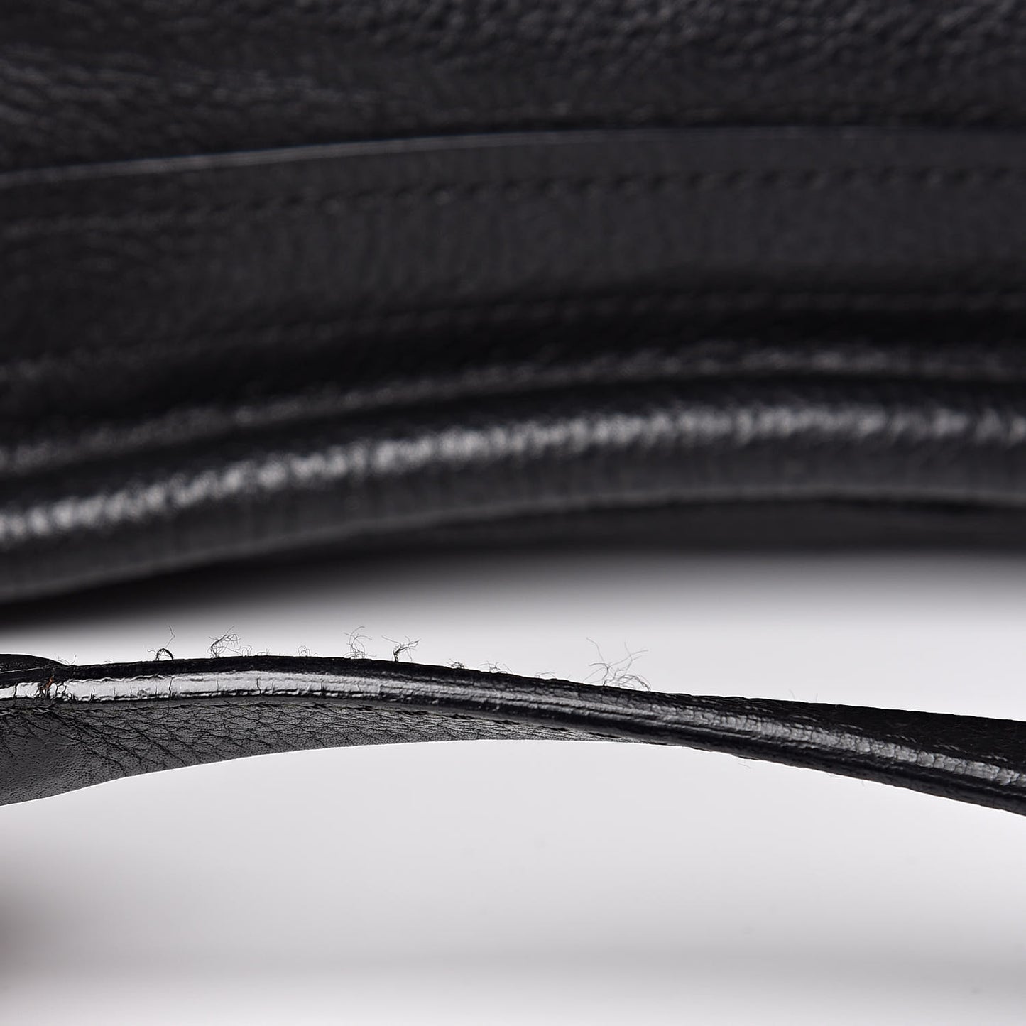 Calfskin Medium Paraty Black