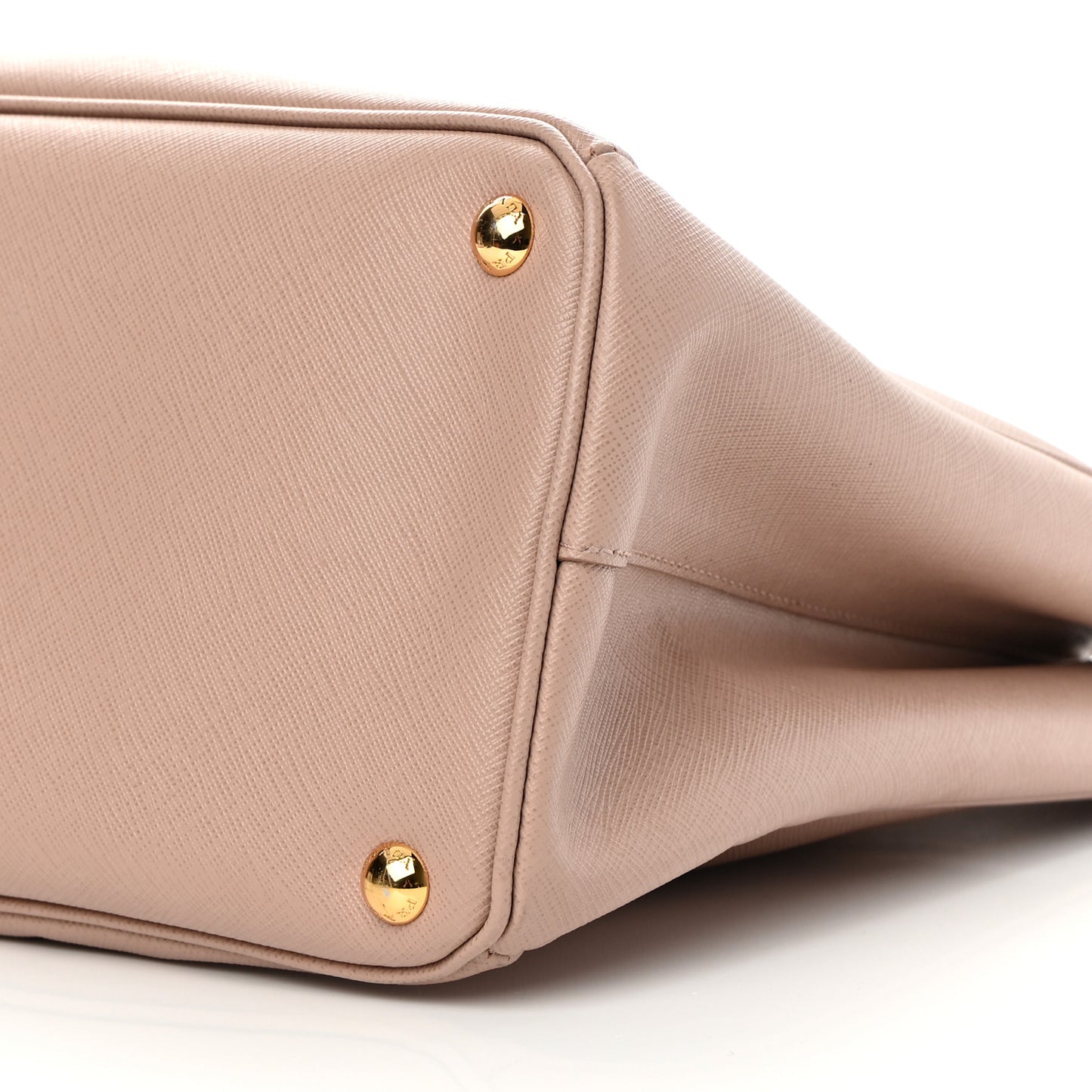 Saffiano Medium Galleria Double Zip Tote Cammeo