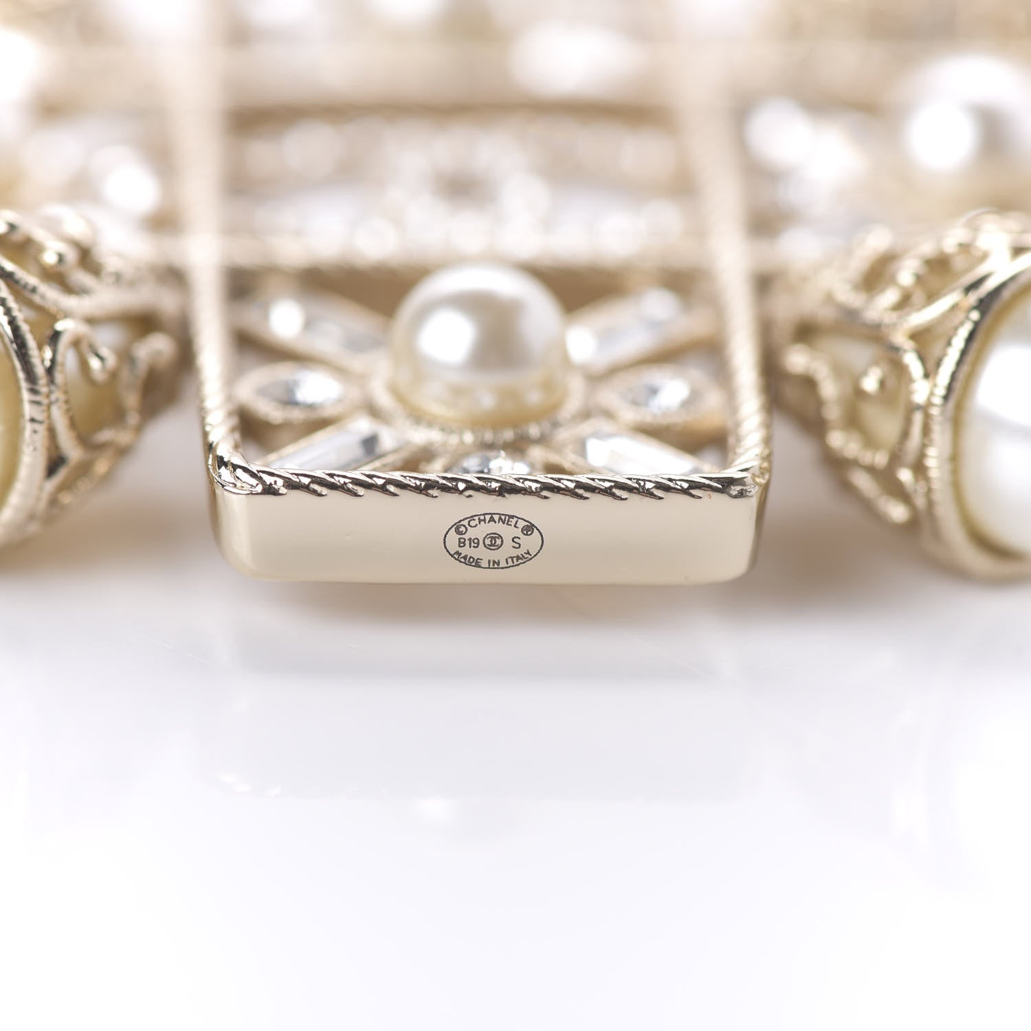 Chanel Pearl Baguette Crystal Sparkling Pearls CC Brooch White Light Gold 4 of 4