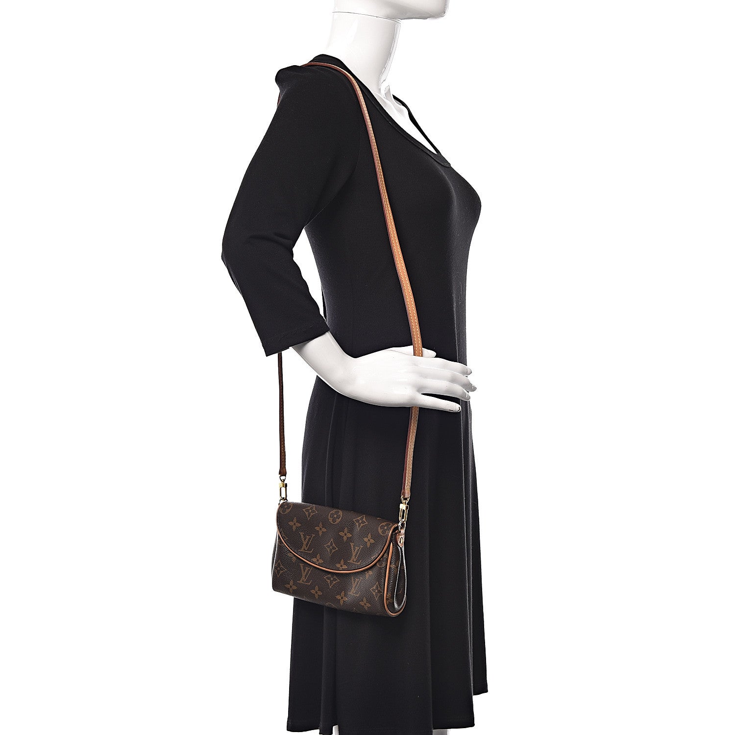Louis Vuitton Monogram Pochette Friendly 2 of 16