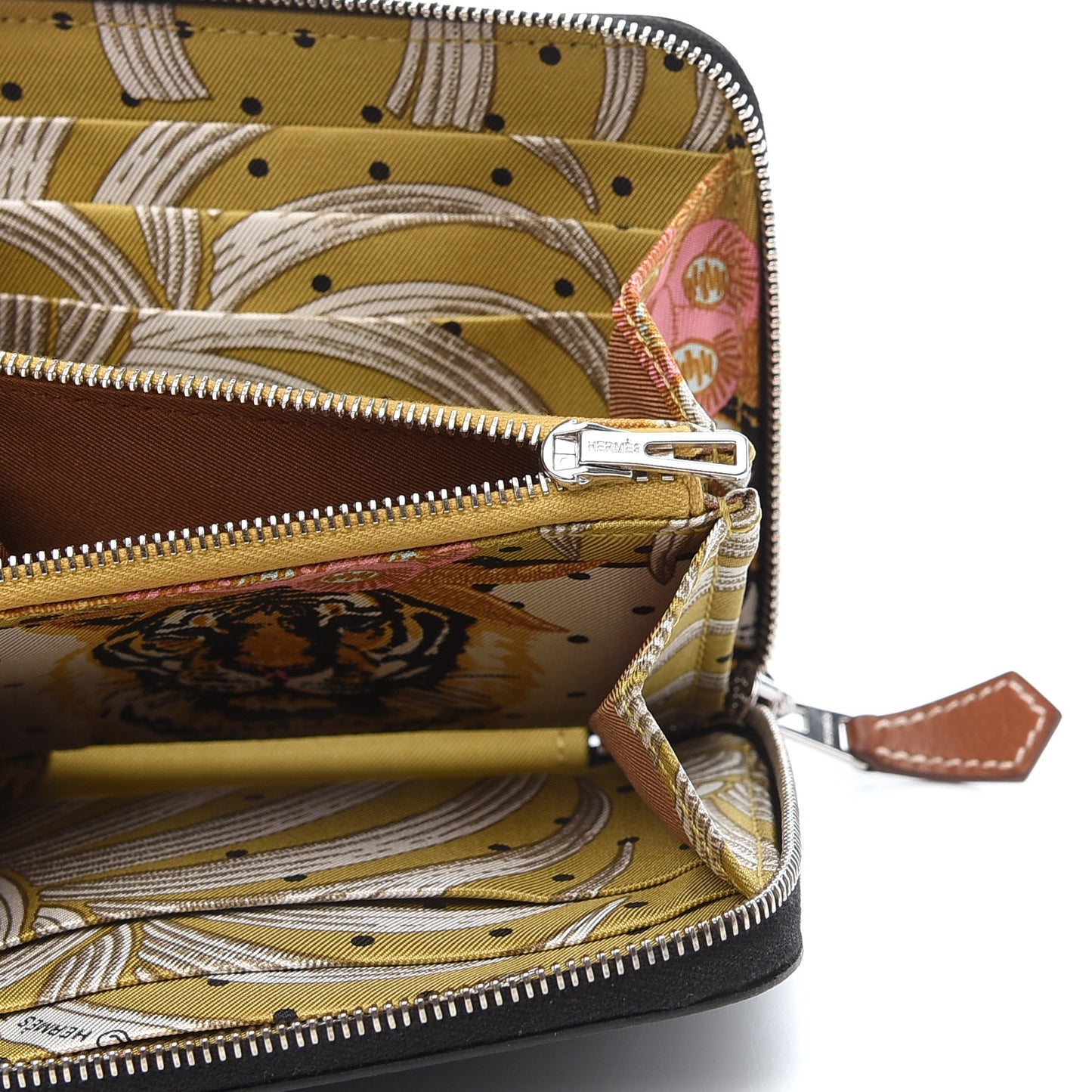 Epsom Silk'in Compact Wallet Black