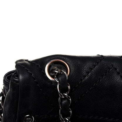 Chanel Calfskin Diamond Stitch Large Messenger Black 23 of 26