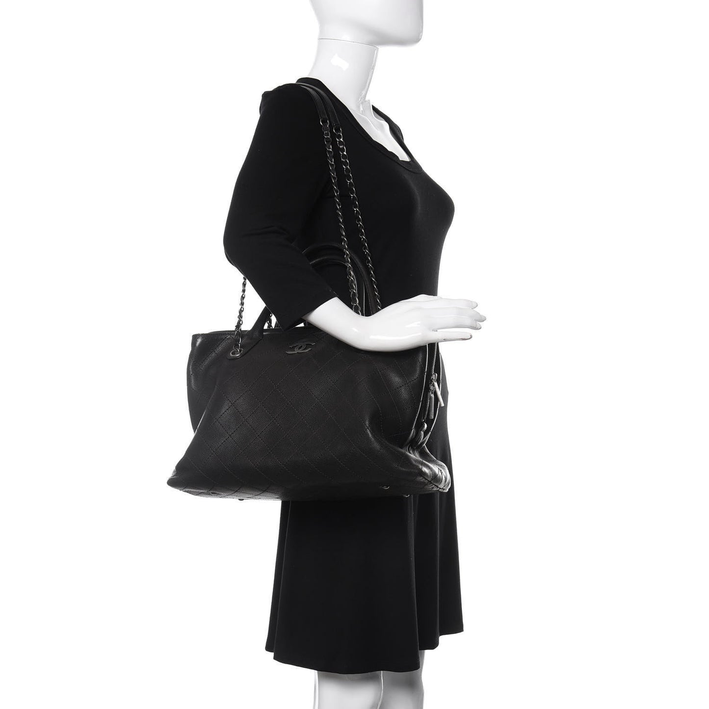 Grained Vegetal Calfskin Urban Shopping Tote Black