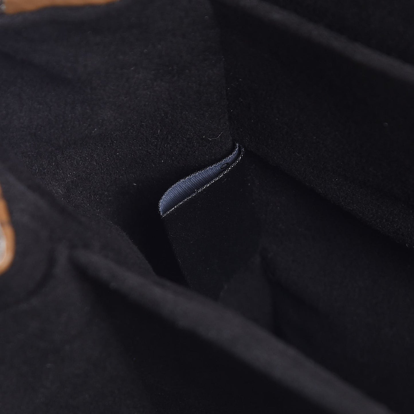 Reverse Monogram Pochette Metis