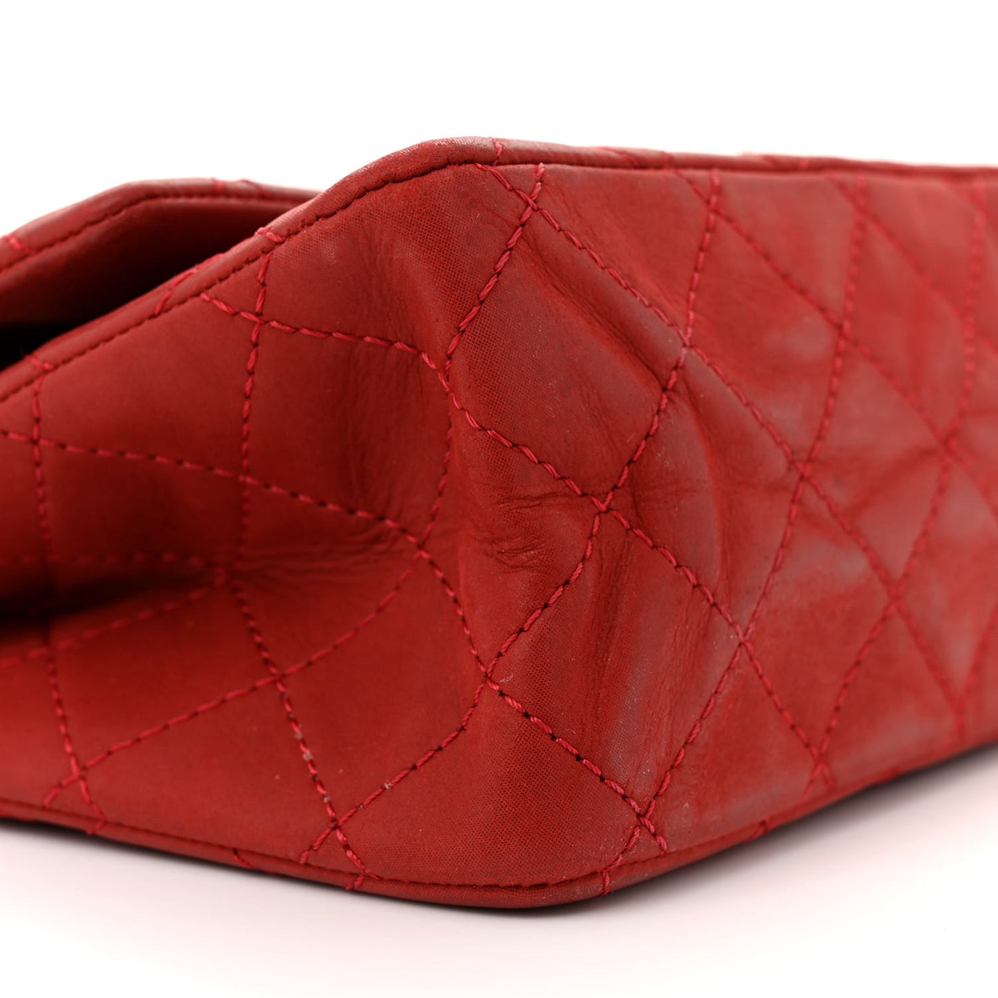 Iridescent Calfskin Quilted 2.55 Reissue 226 Flap Red