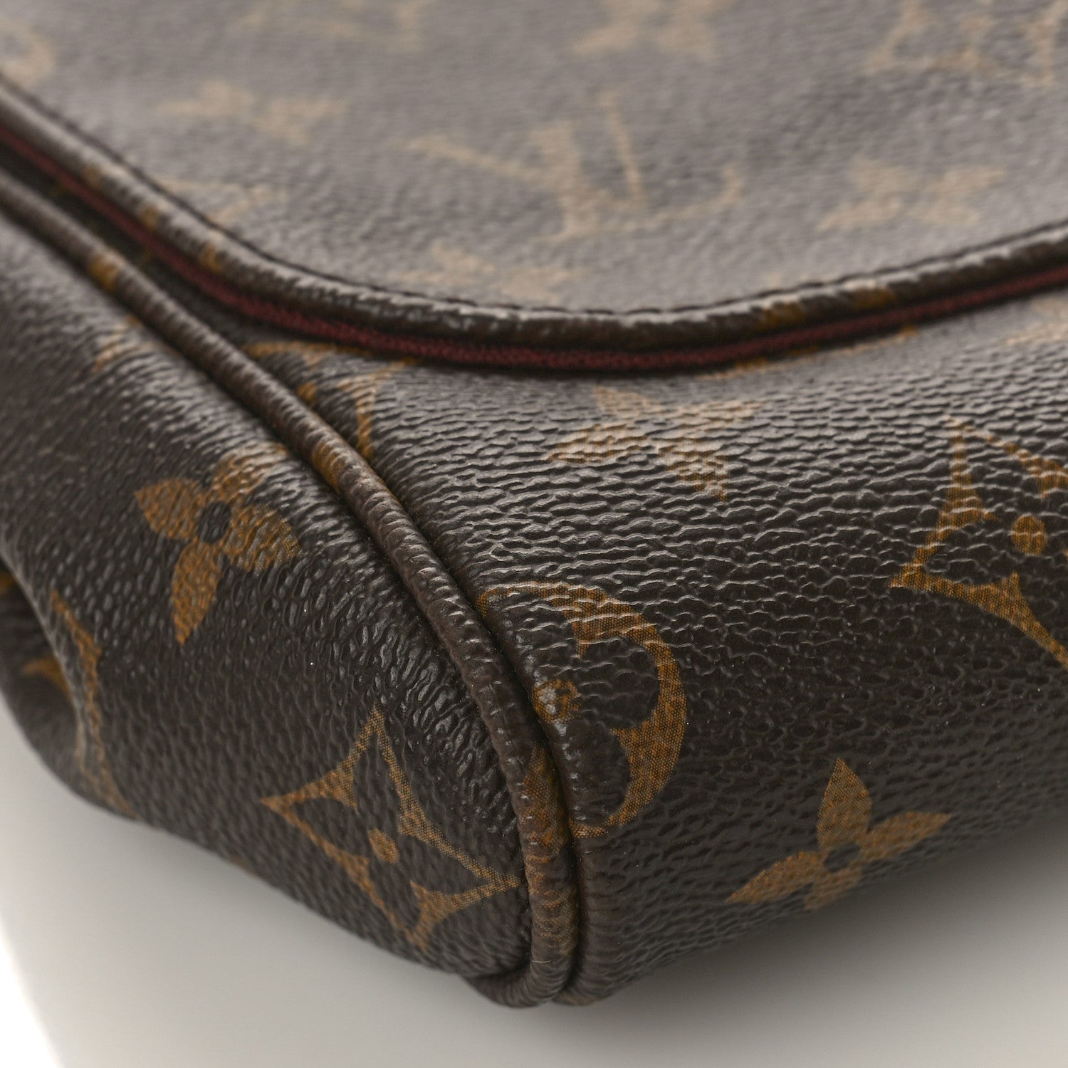 Louis Vuitton Monogram Favorite MM 7 of 8