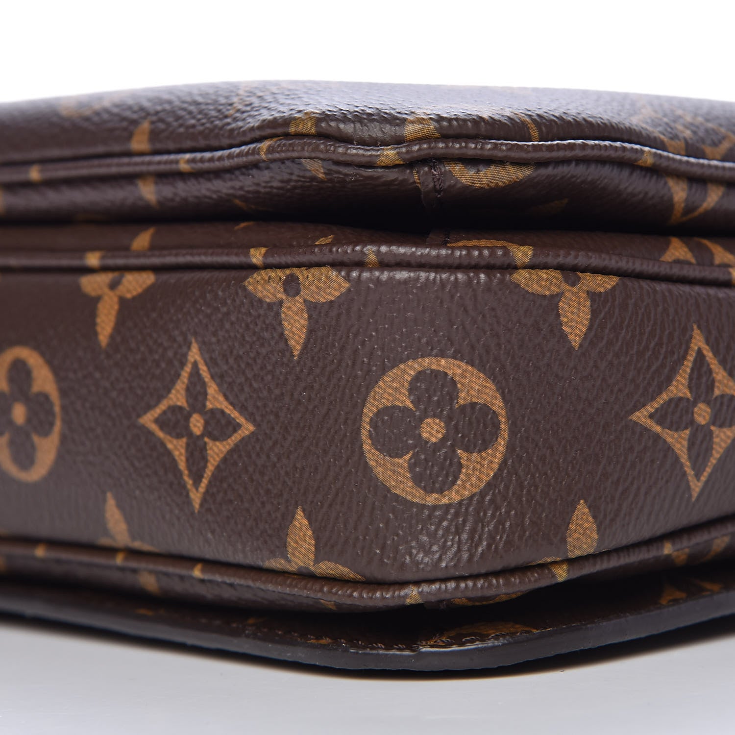 Louis Vuitton Monogram Pochette Metis 9 of 9