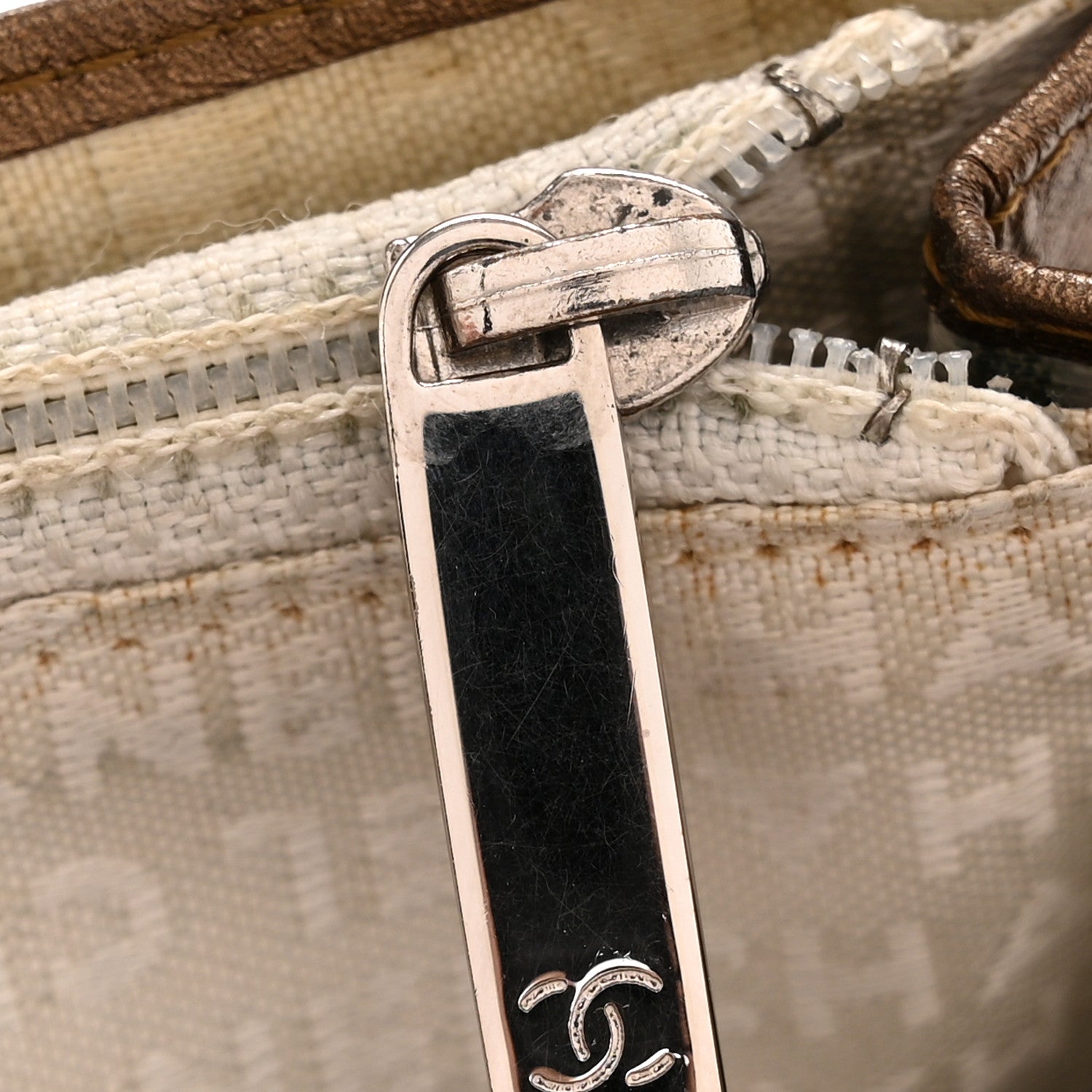 Chanel Metallic Aged Calfskin Quilted Cambon Yen Wallet Gold 11 of 12