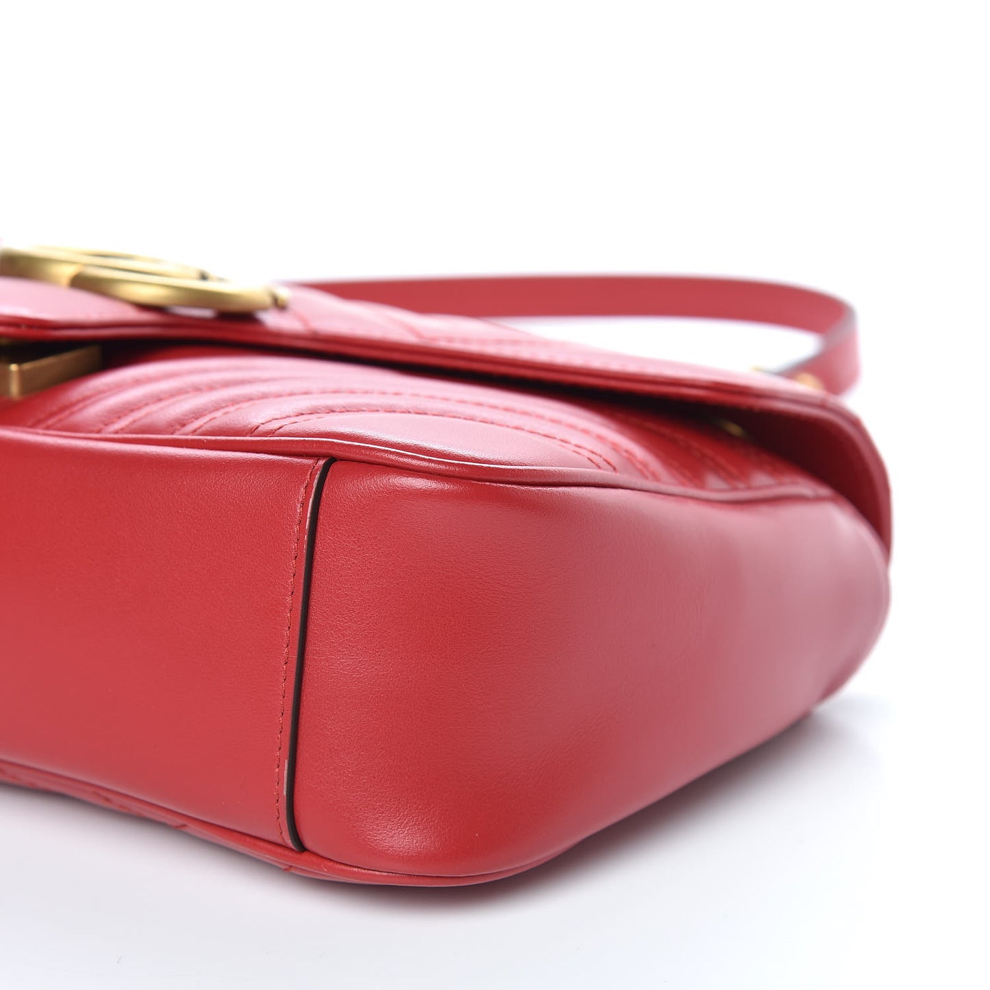 Calfskin Matelasse Small GG Marmont Shoulder Bag Hibiscus Red