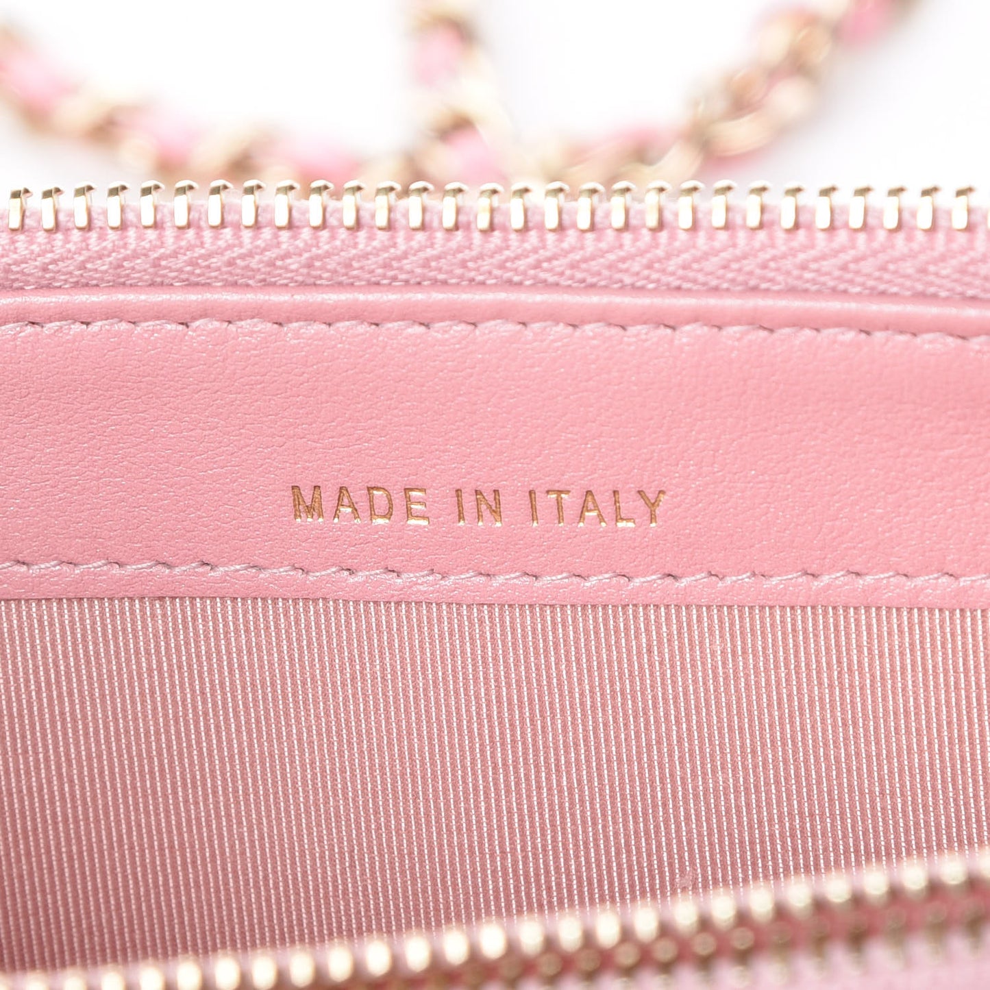 Iridescent Caviar Quilted Small Clutch With Chain Pink