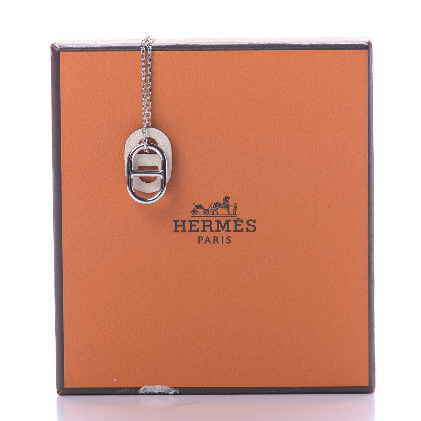 Swift O'Maillon Pendant Necklace White