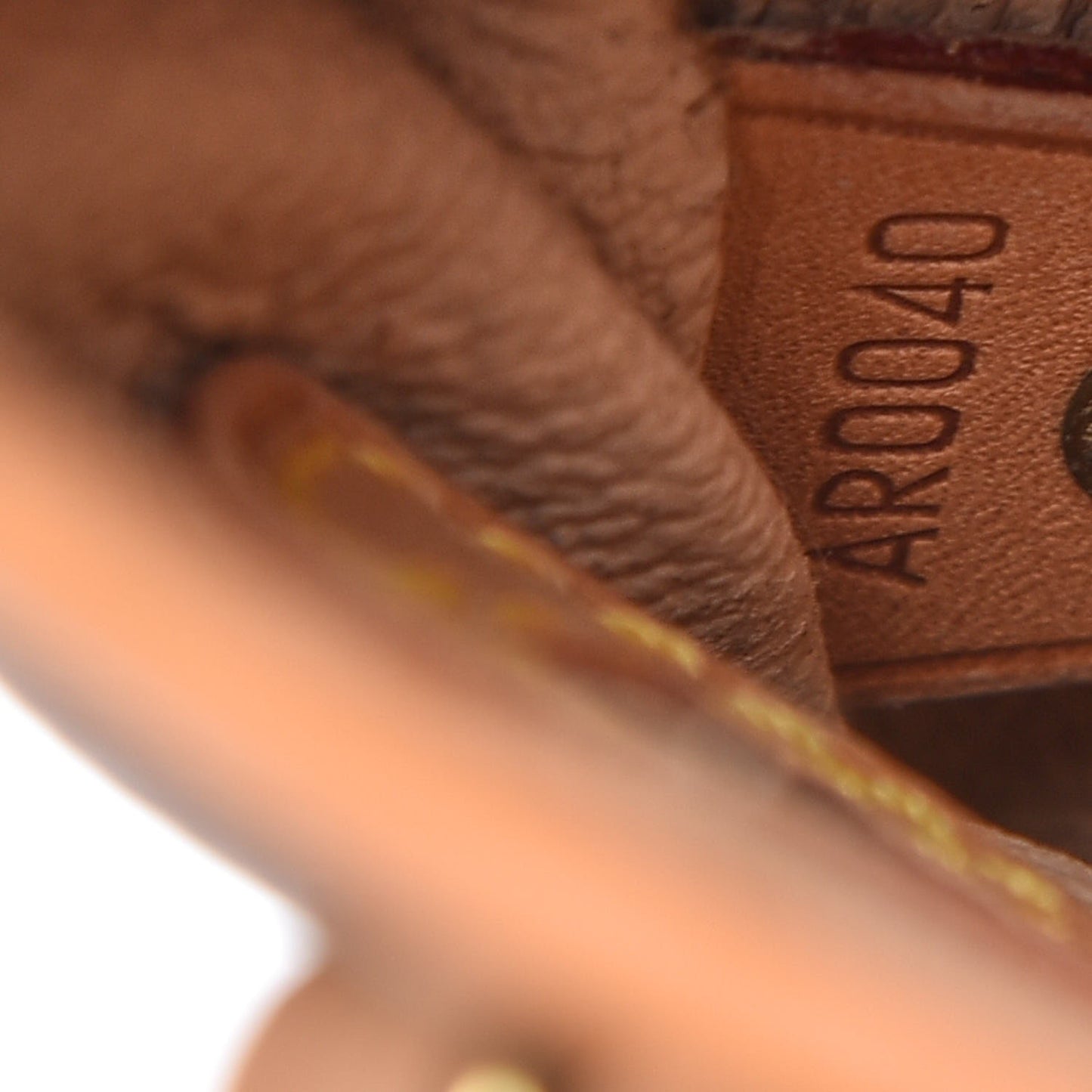 Monogram Petit Bucket 23