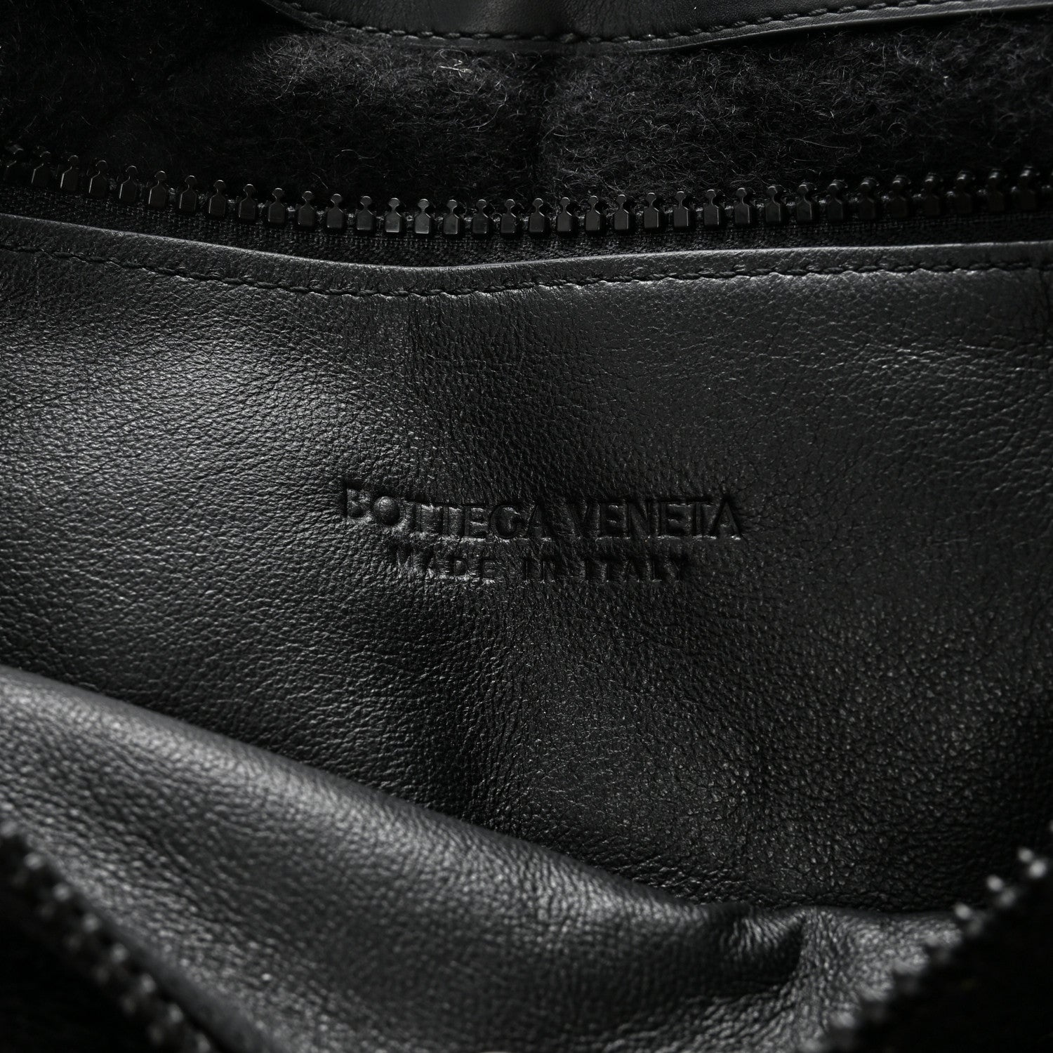 Bottega Veneta Calfskin Maxi Intrecciato Puffy Laptop Pouch Black 5 of 9